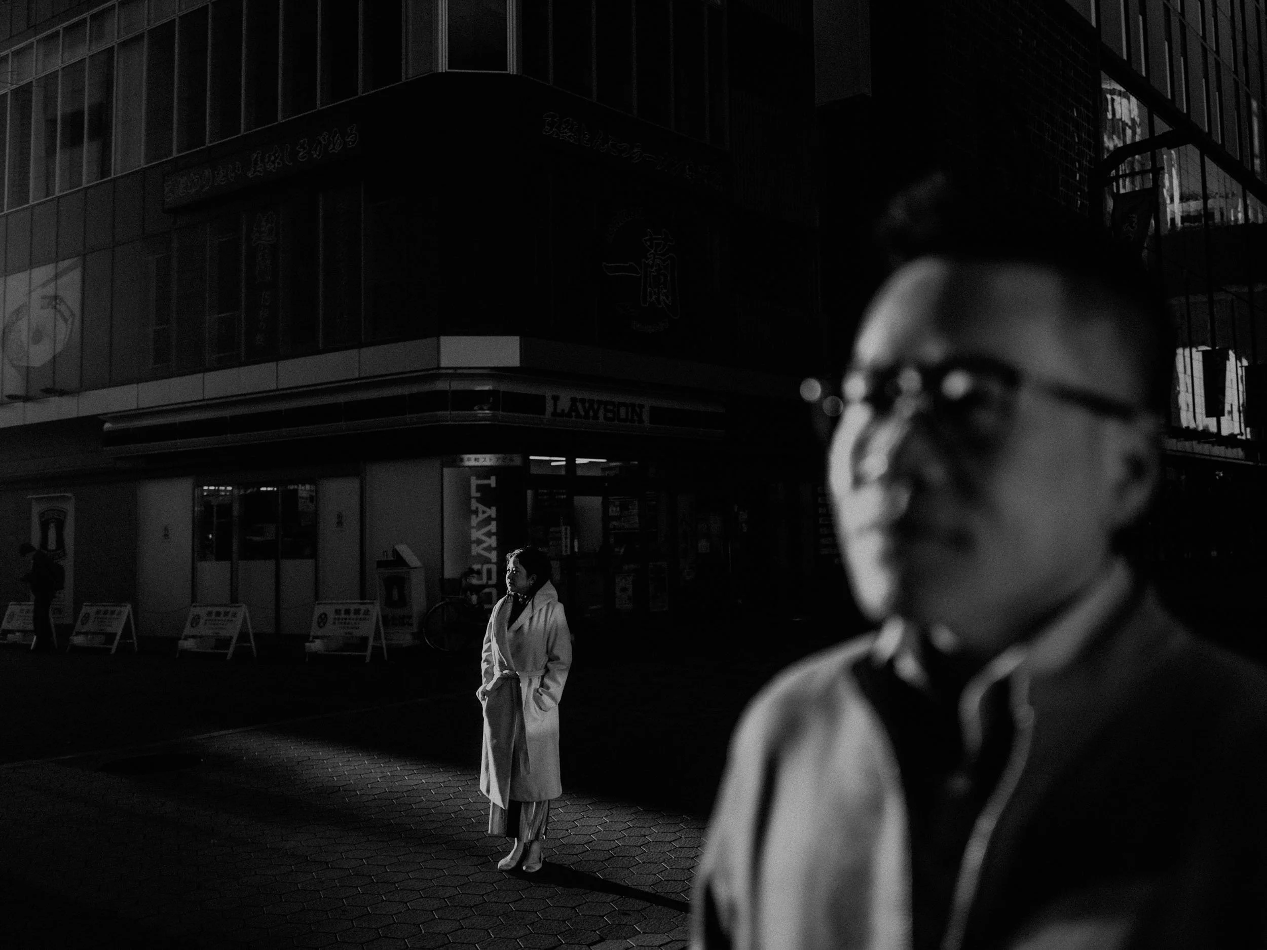 13-Cinematic Tokyo Couple Photography-Japan-LEICA Q3.jpg