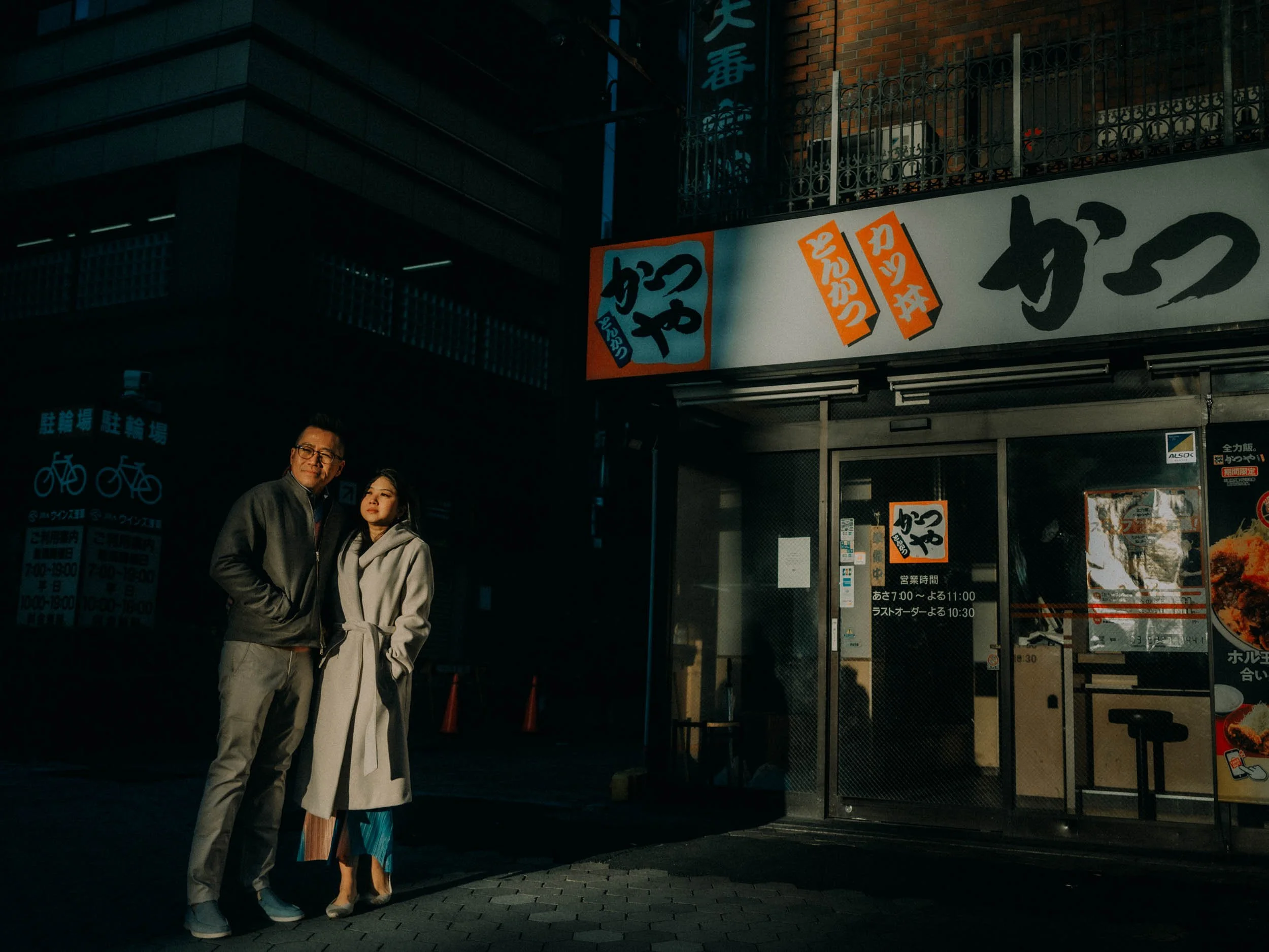 24-Cinematic Tokyo Couple Photography-Japan-LEICA Q3.jpg