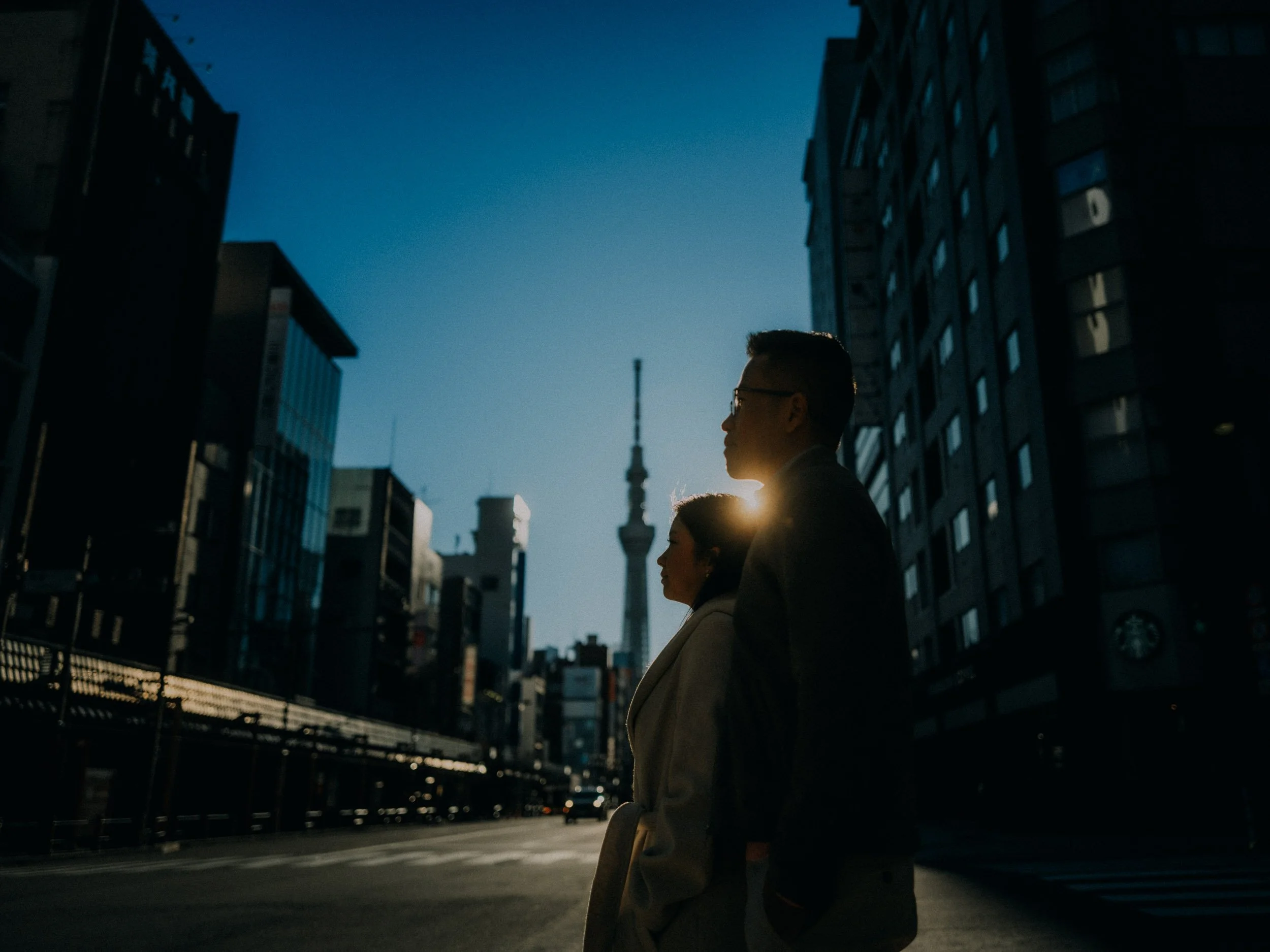 27-Cinematic Tokyo Couple Photography-Japan-LEICA Q3.jpg