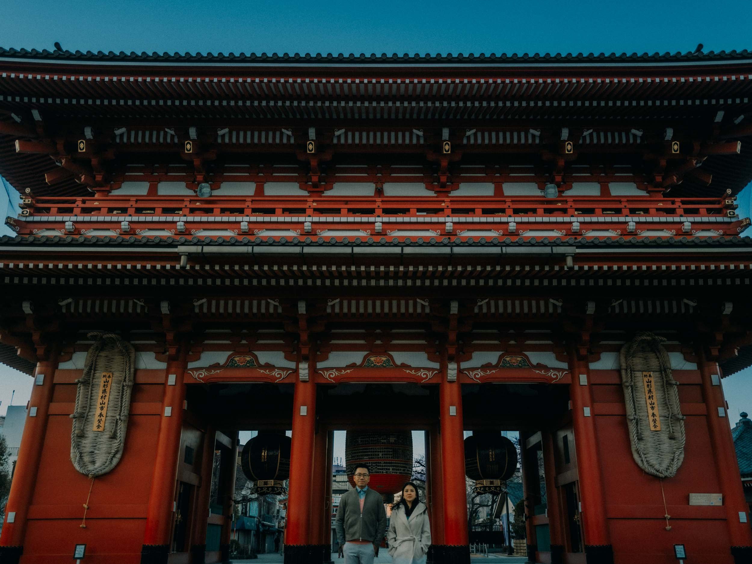 36-Cinematic Tokyo Couple Photography-Japan-LEICA Q3.jpg