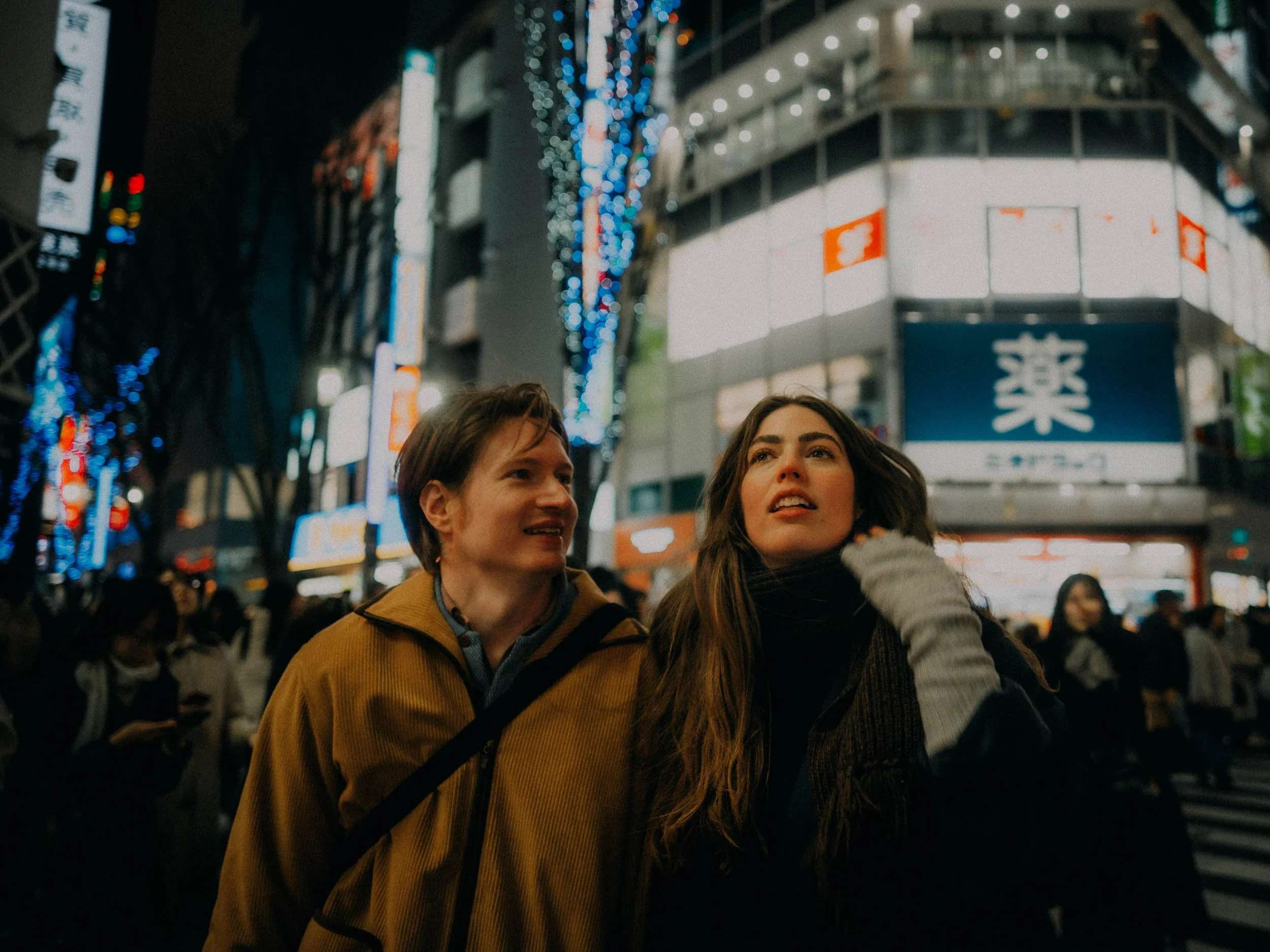 22-tokyo-shinjuku-streetlight-gaze-landscape-leica-q3.jpg