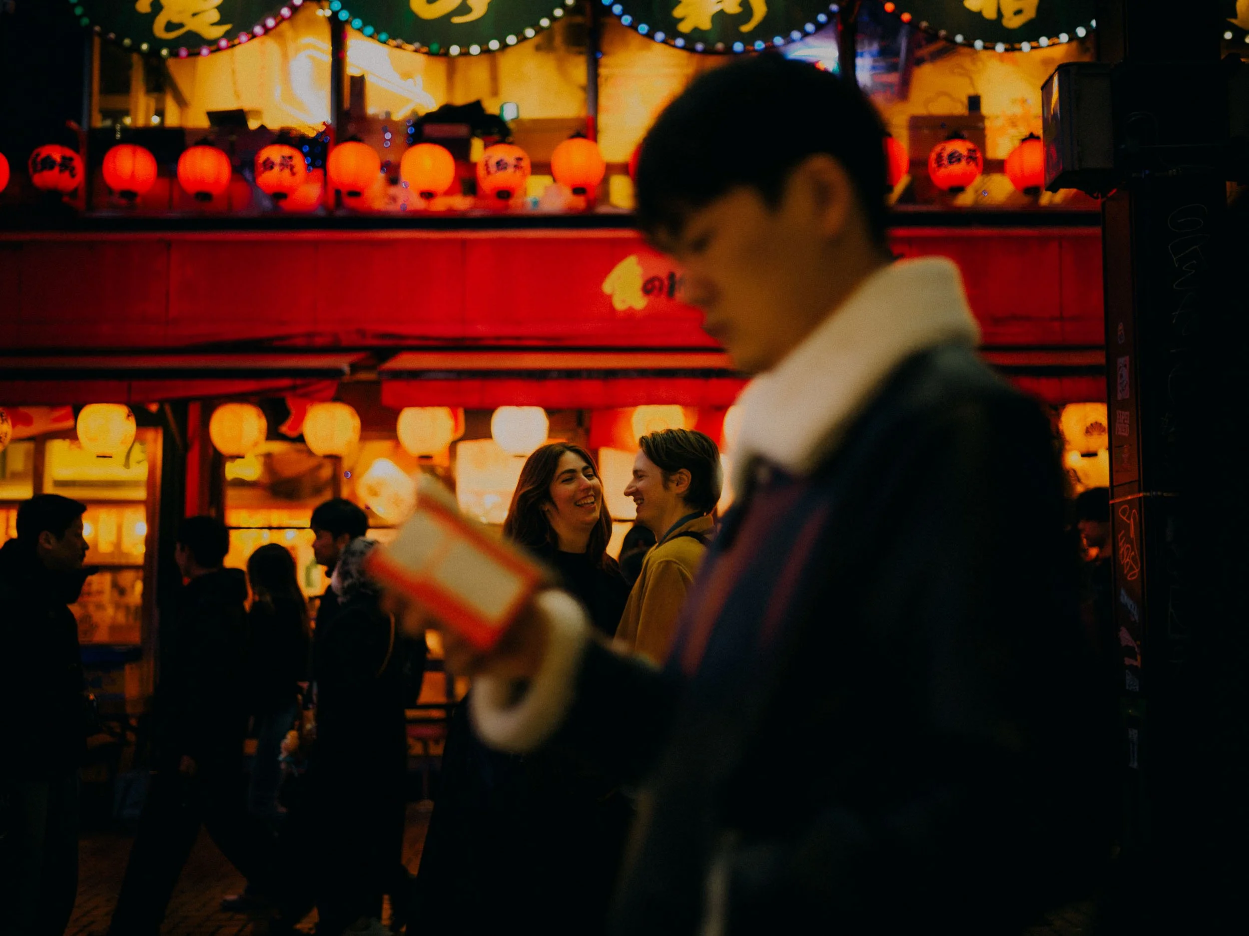 36-tokyo-izakaya-night-layers-landscape-leica-m11.jpg