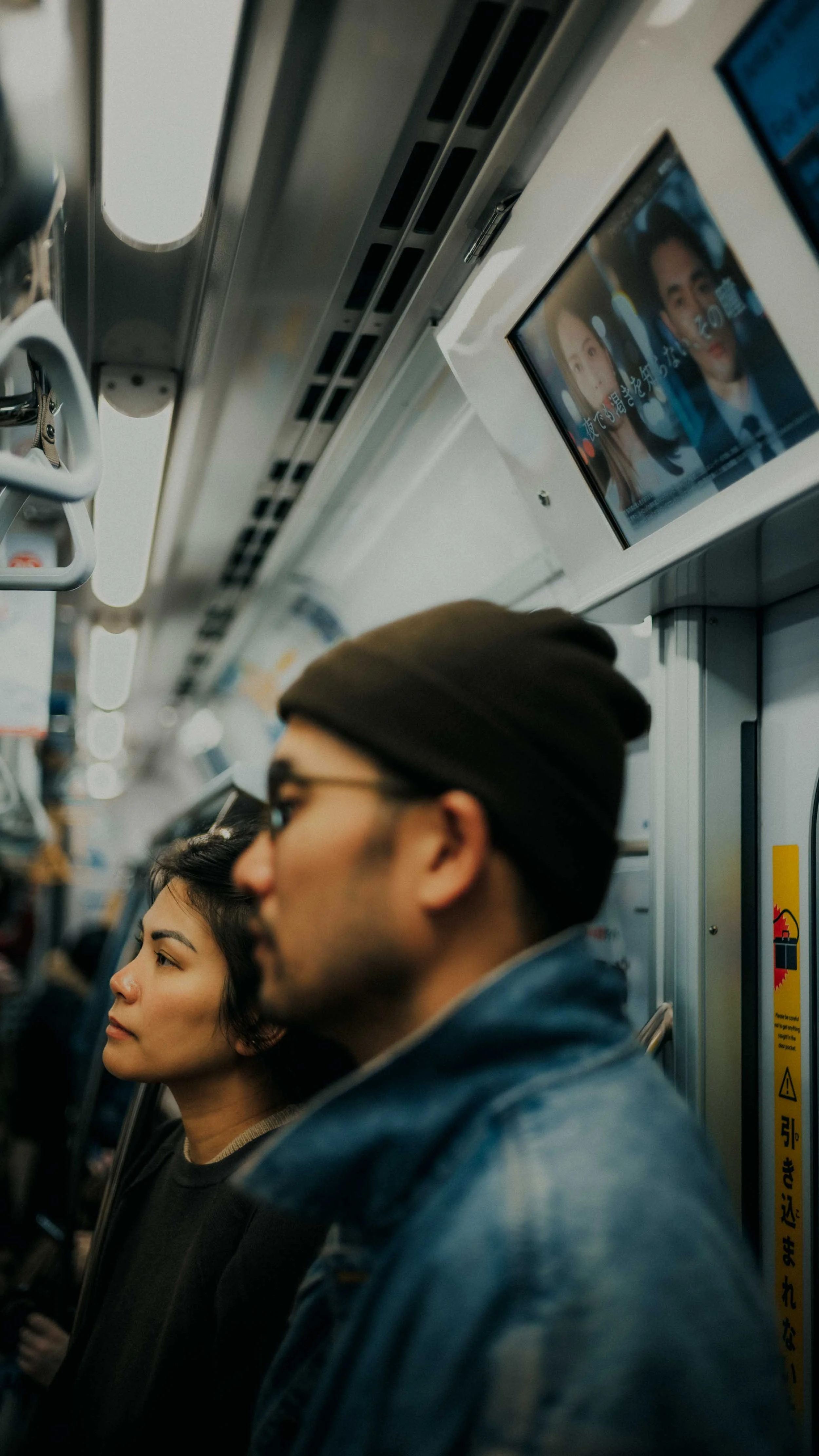 15-tokyo-metro-train-closeup-portrait-leica-sl2.jpg