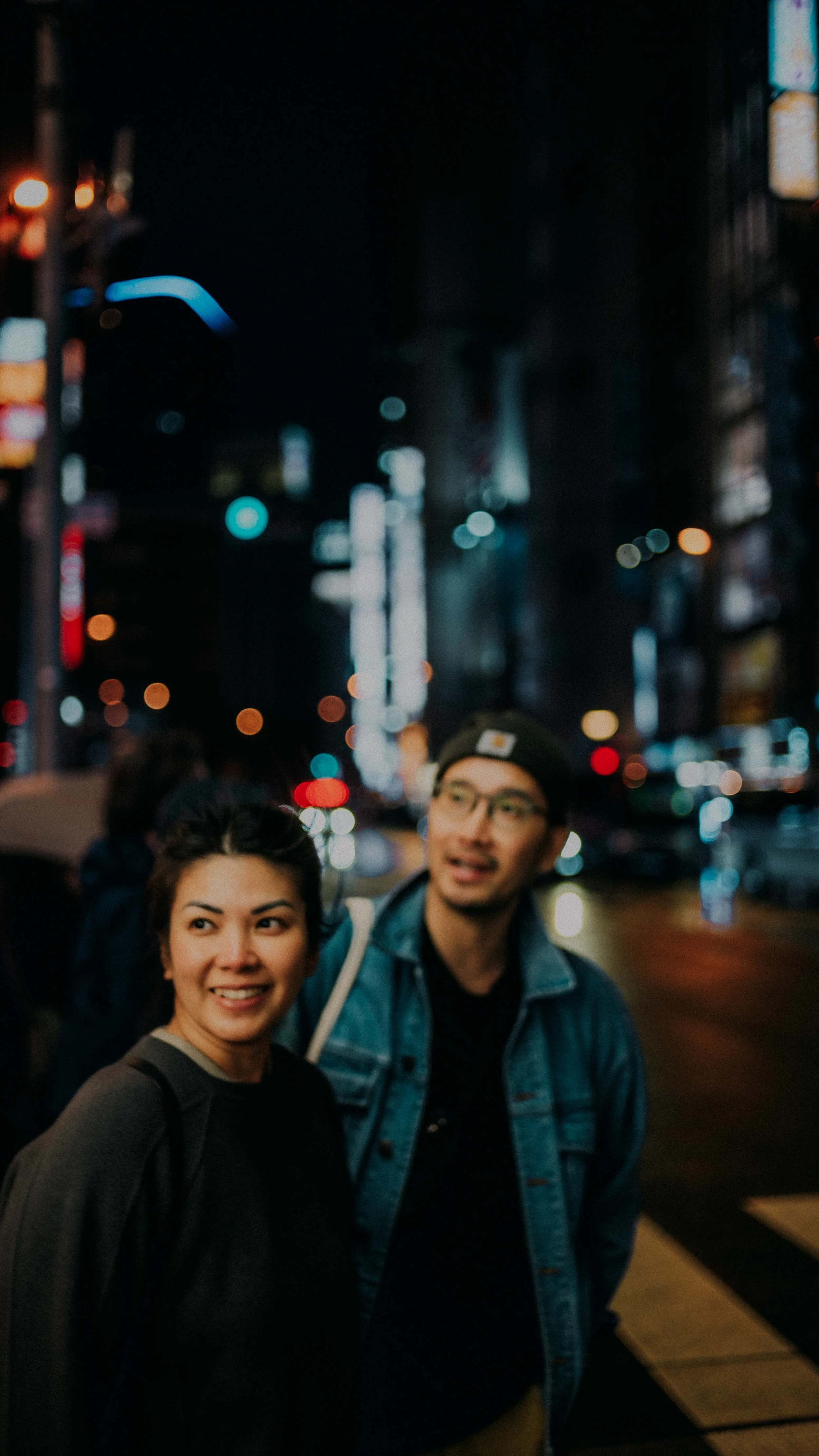 19-tokyo-street-bokeh-glow-portrait-leica-sl2.jpg