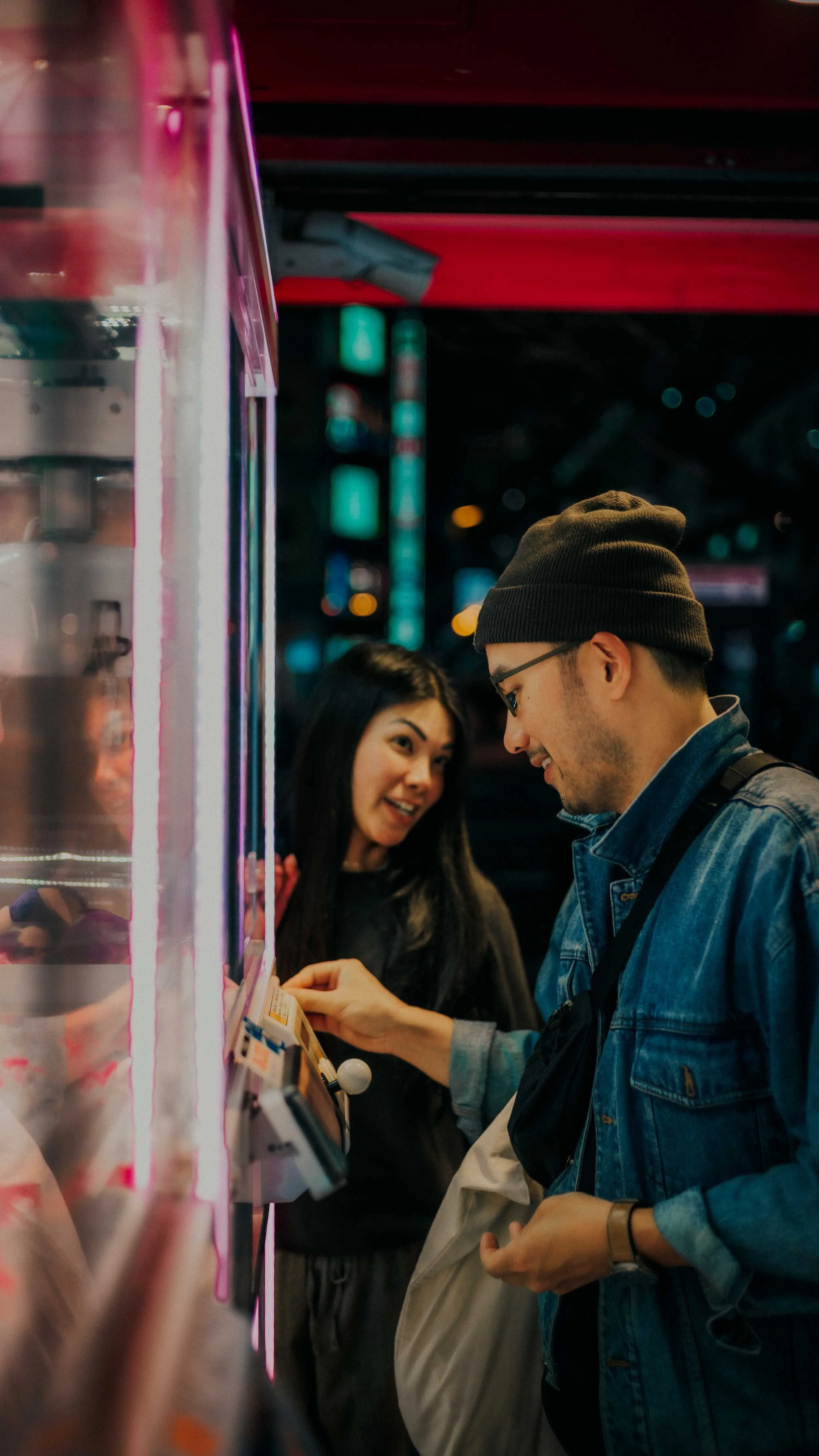 23-akihabara-claw-machine-date-portrait-leica-sl2.jpg
