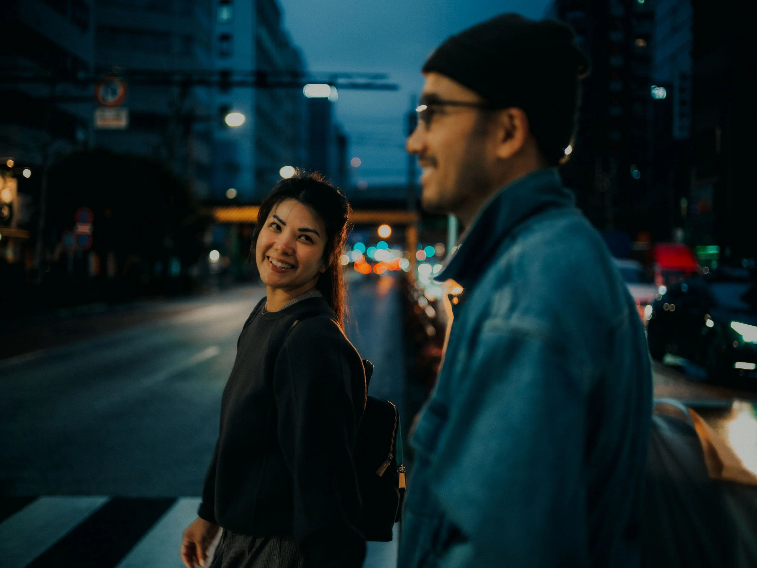 28-tokyo-crosswalk-smile-dusk-landscape-leica-sl2.jpg