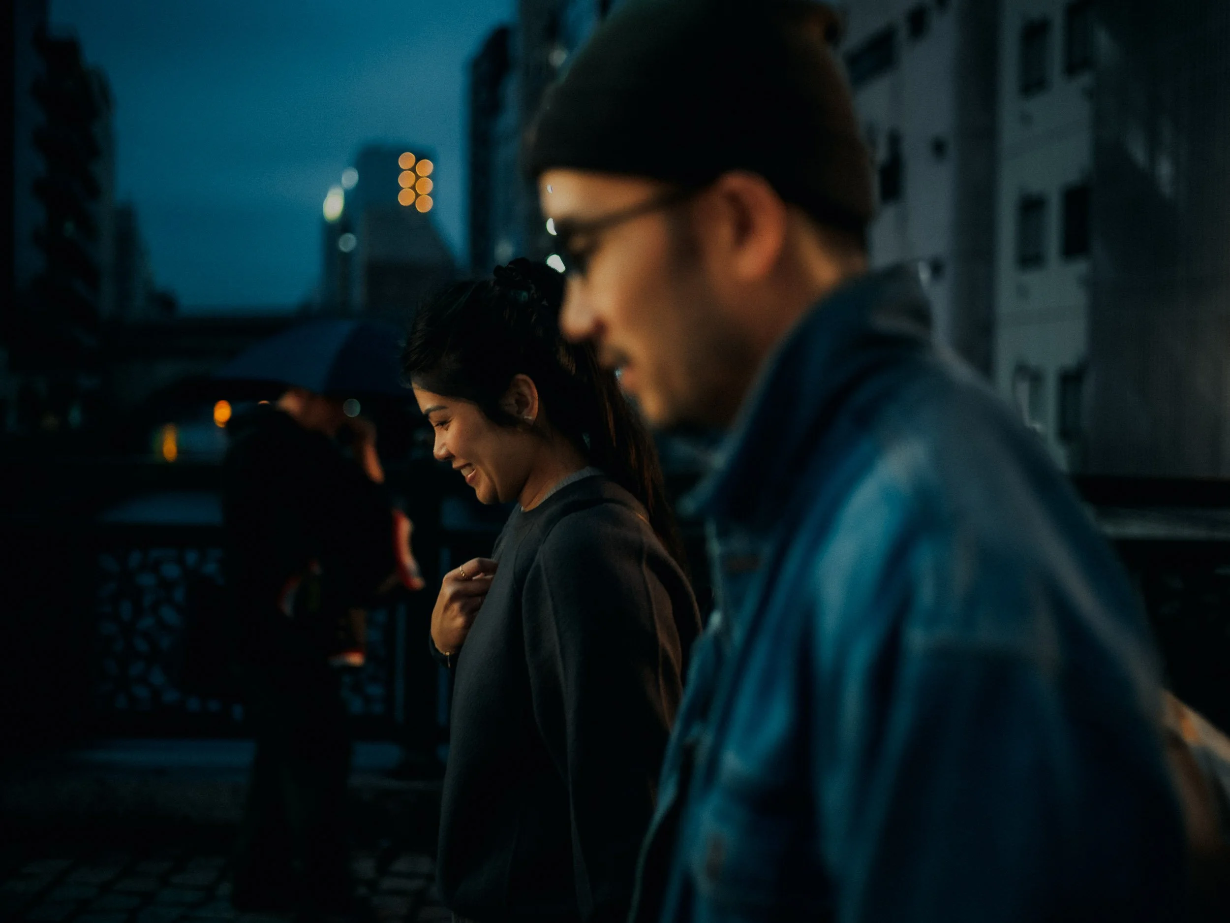 30-tokyo-riverside-glance-portrait-leica-sl2.jpg