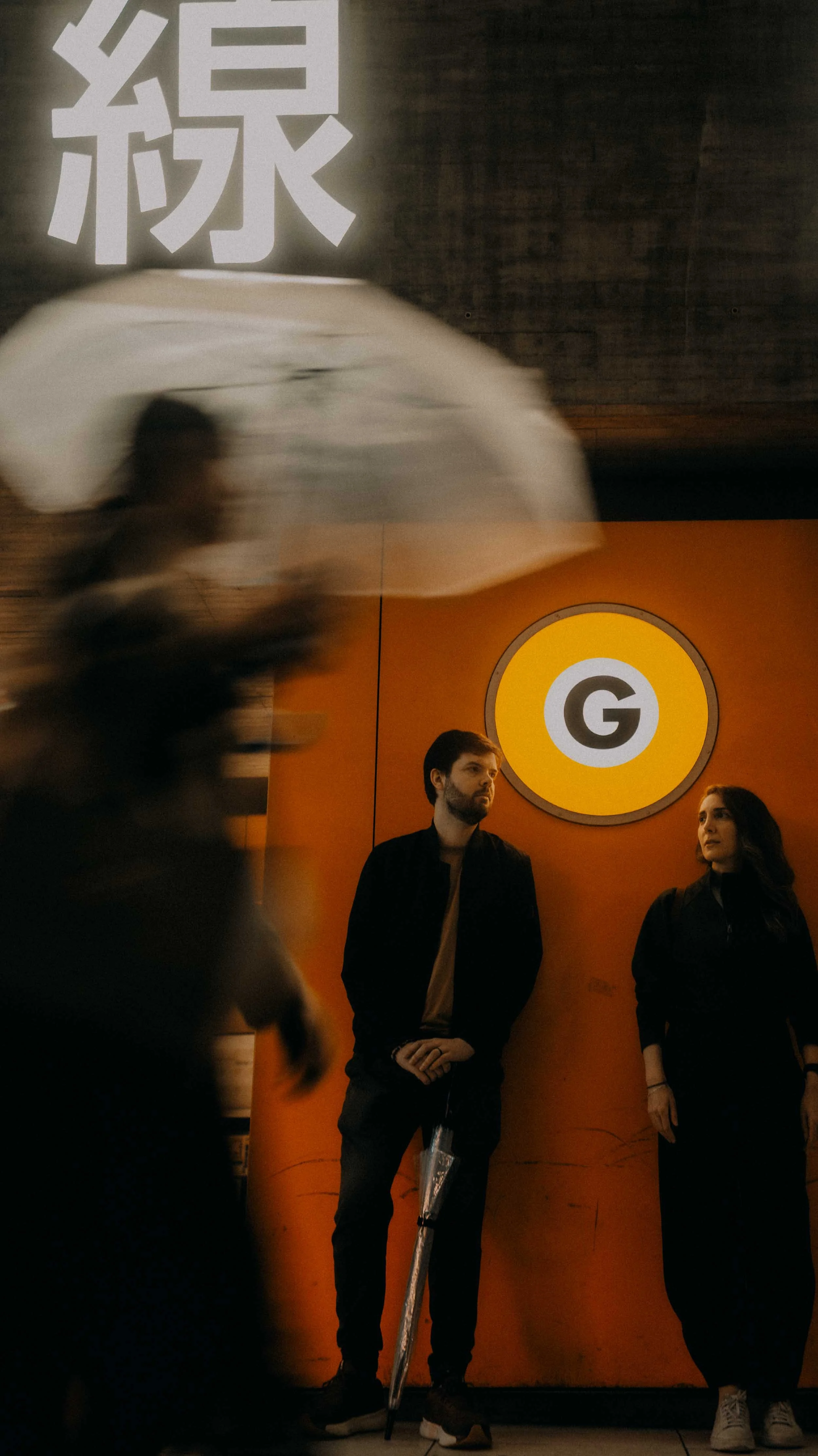 1-tokyo-couple-ginza-line-vibe-portrait-leica-q3.jpg