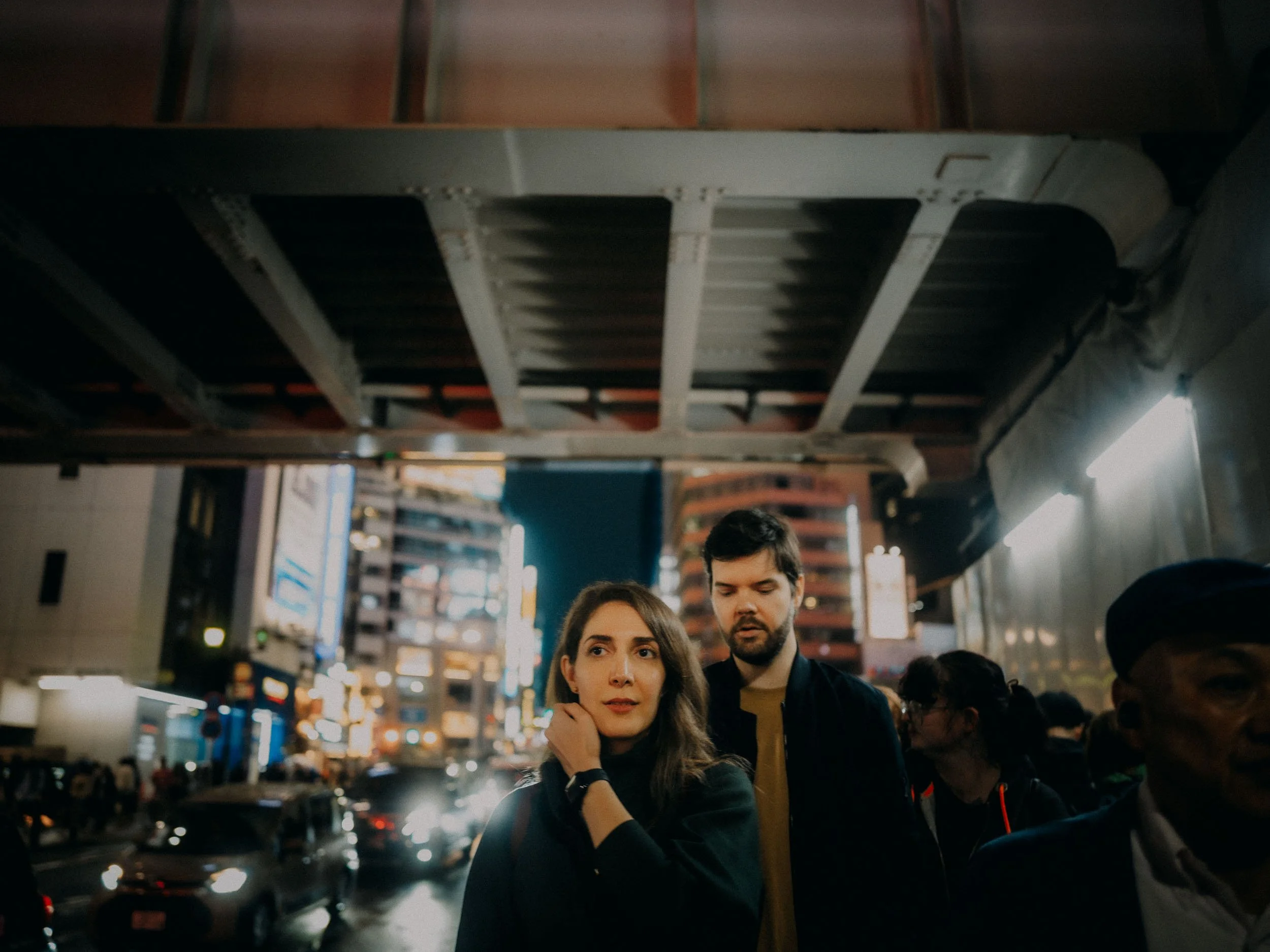38-tokyo-couple-shibuya-underpass-geometry-landscape-leica-q3.jpg