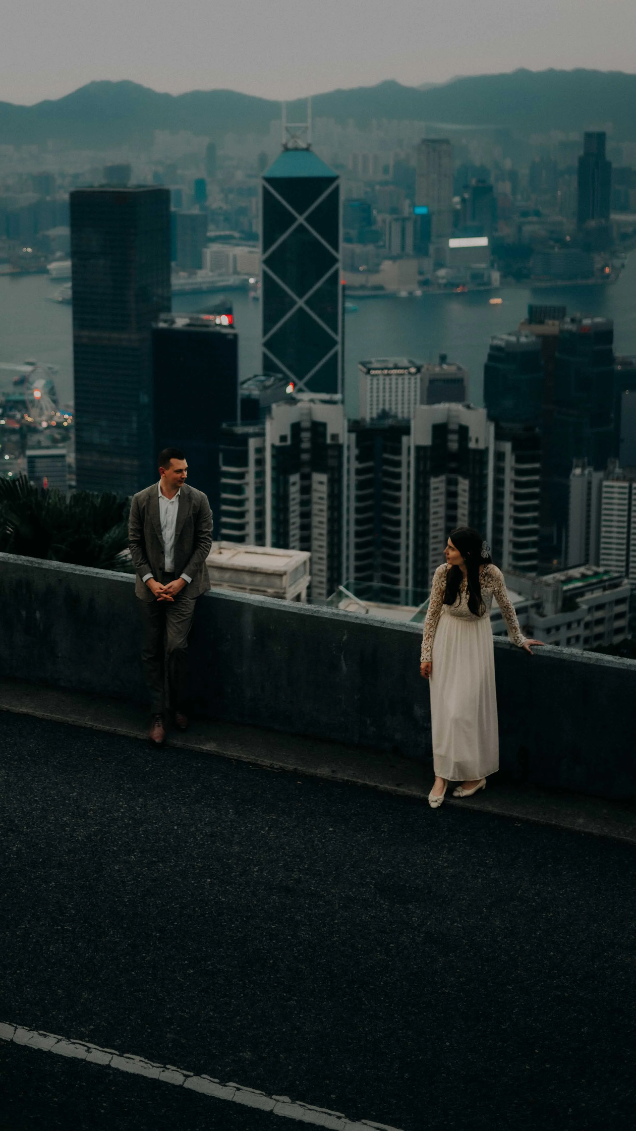 23-hongkong-elopement-central-overlook-portrait-leica-sl2.jpg