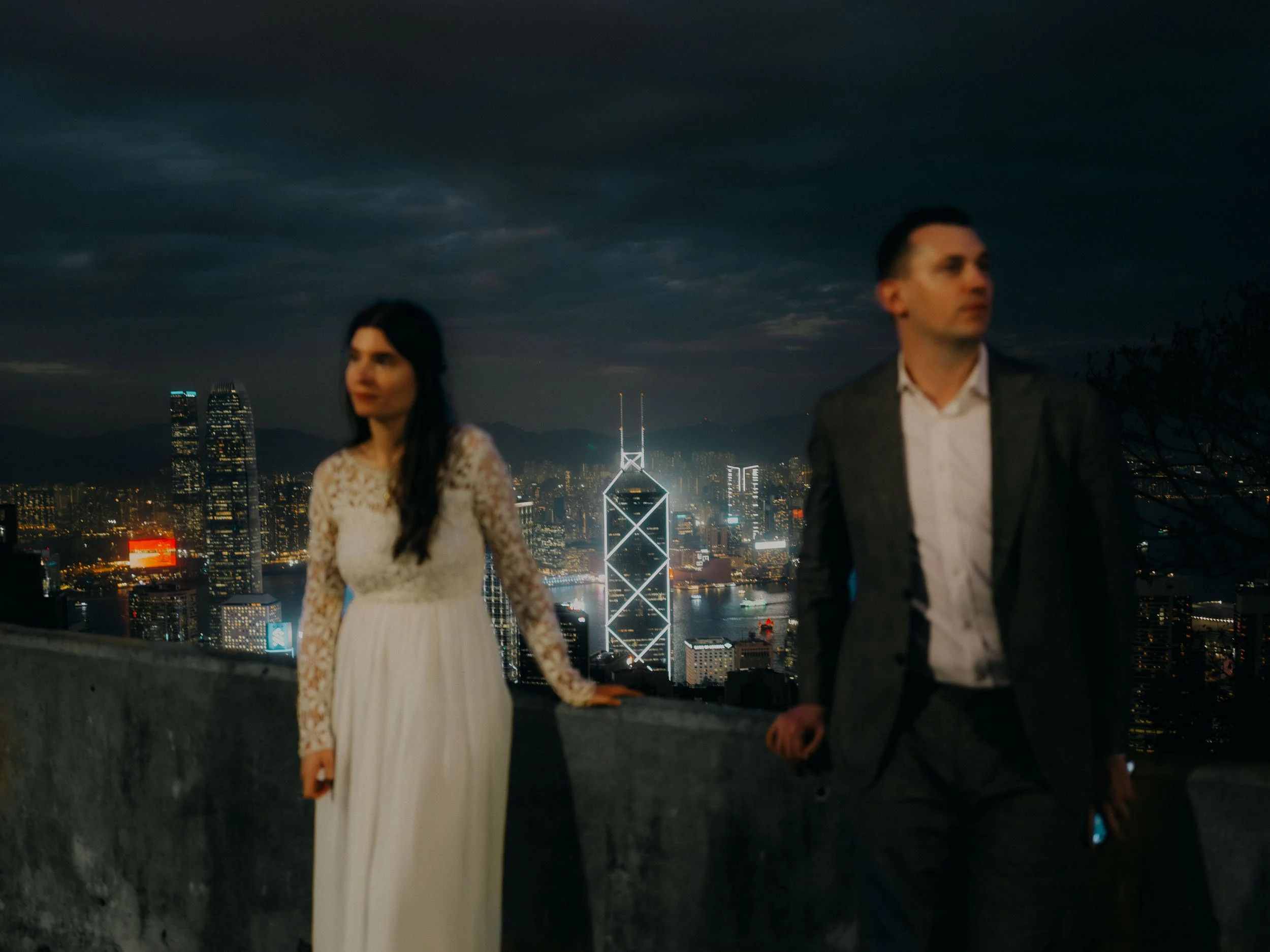 36-hongkong-elopement-central-night-overlook-landscape-leica-q3.jpg
