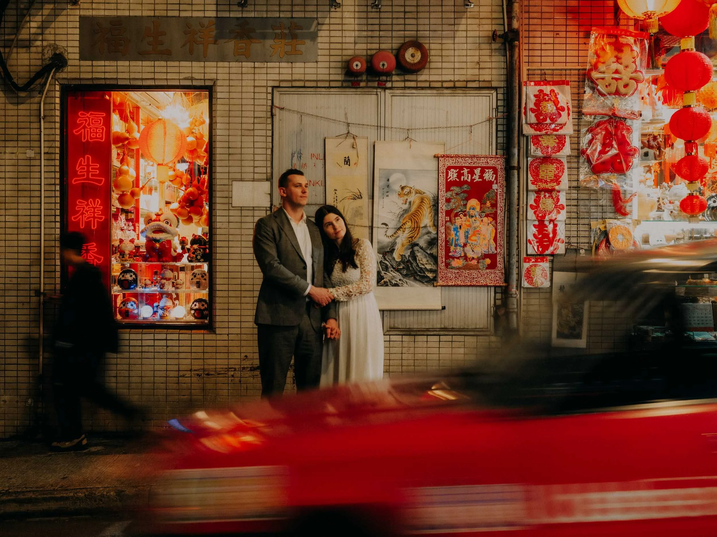 37-hongkong-elopement-street-essence-landscape-leica-sl2.jpg