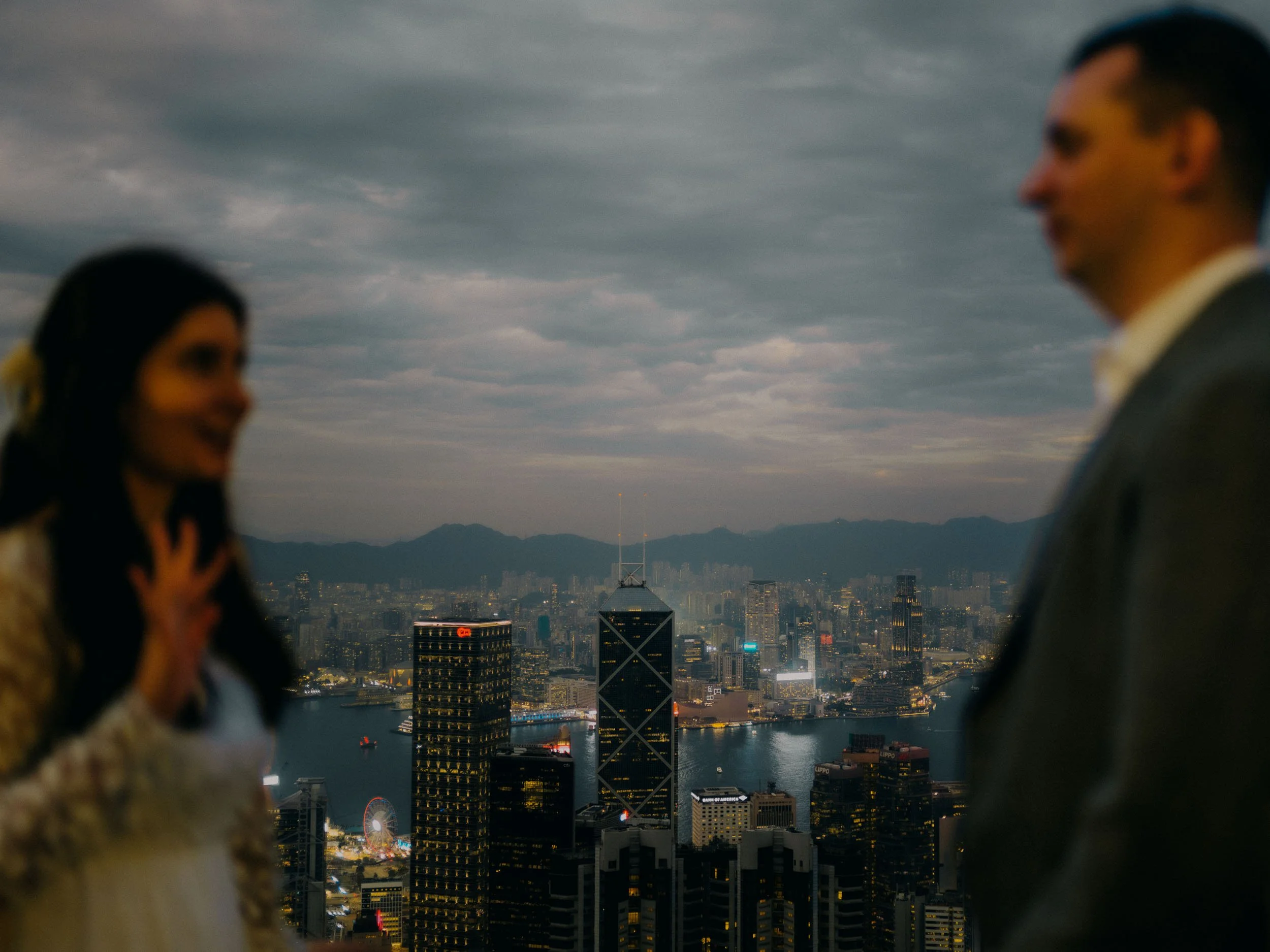 38-hongkong-elopement-central-conversation-landscape-leica-sl2.jpg