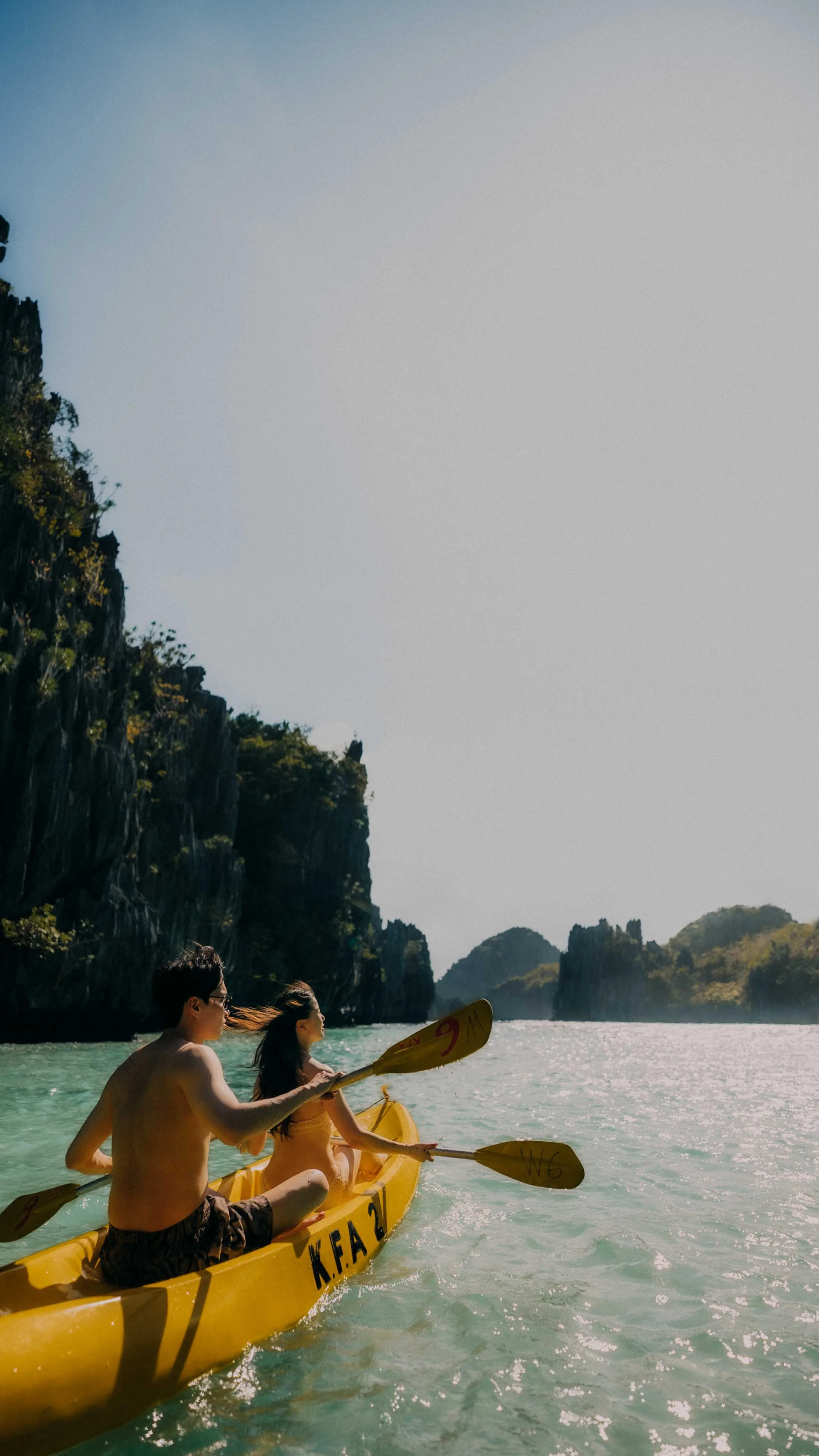 1-elnido-couple-small-lagoon-kayak-portrait-sony-a7siii.jpg