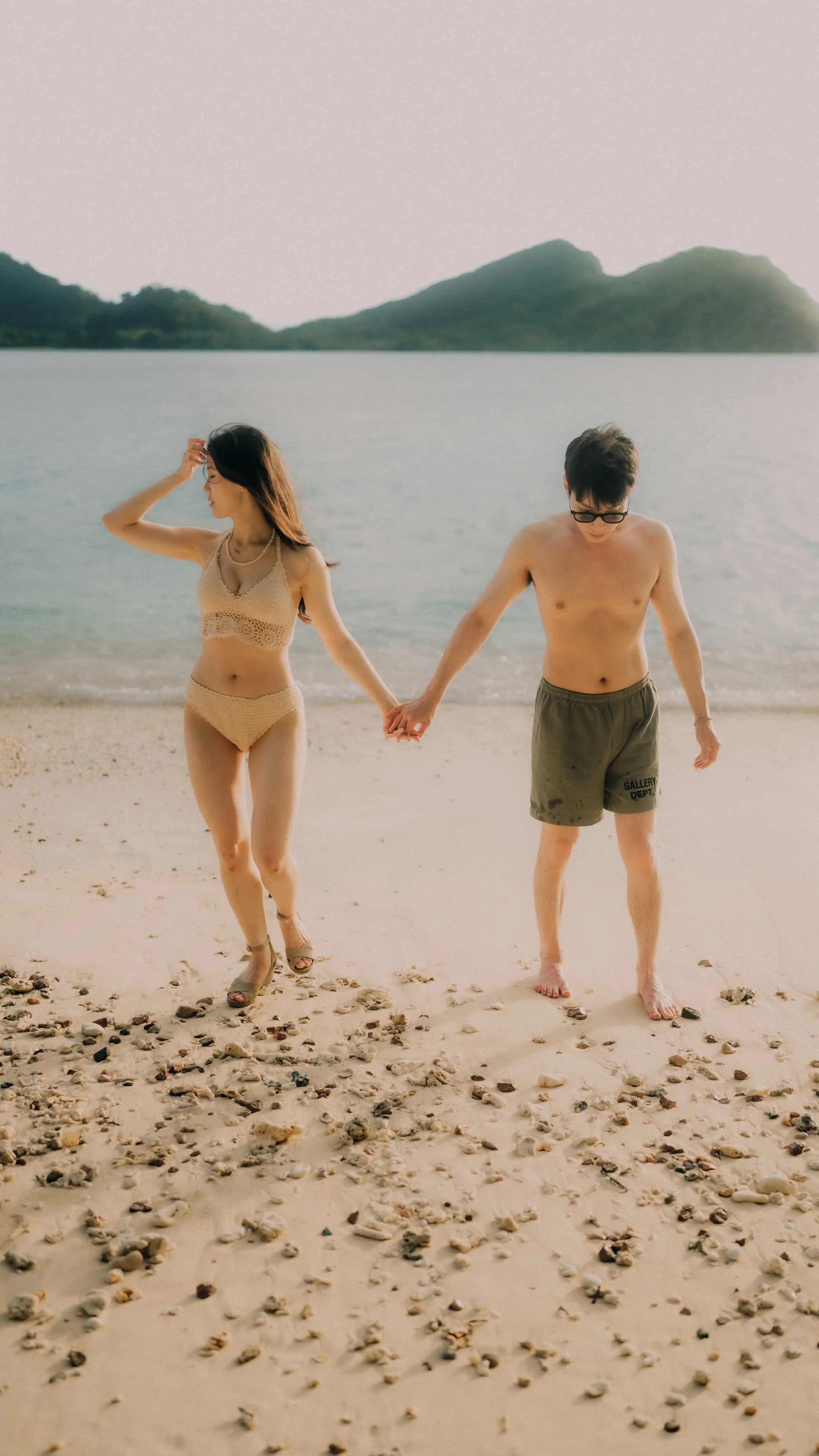 6-elnido-couple-pangulasian-beach-walk-portrait-sony-a7rm5.jpg