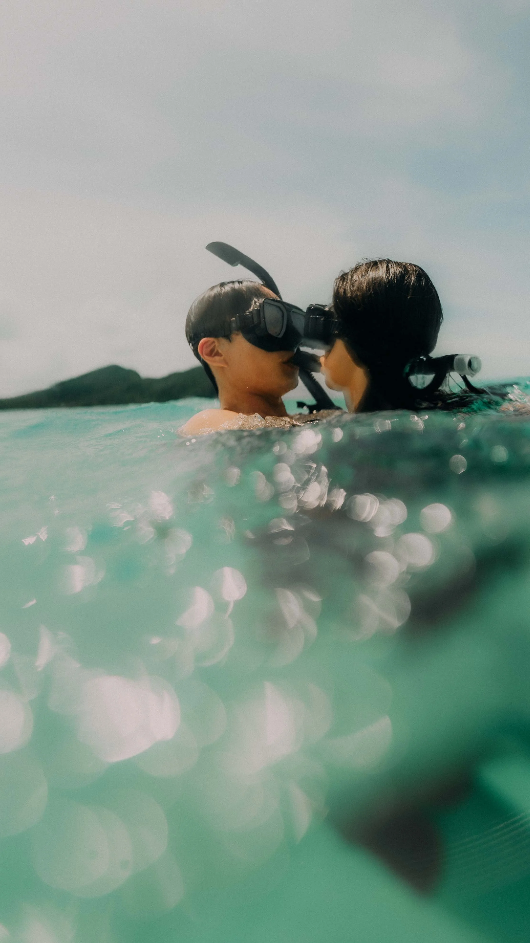 22-elnido-couple-pangulasian-house-reef-glitter-portrait-sony-a7siii.jpg