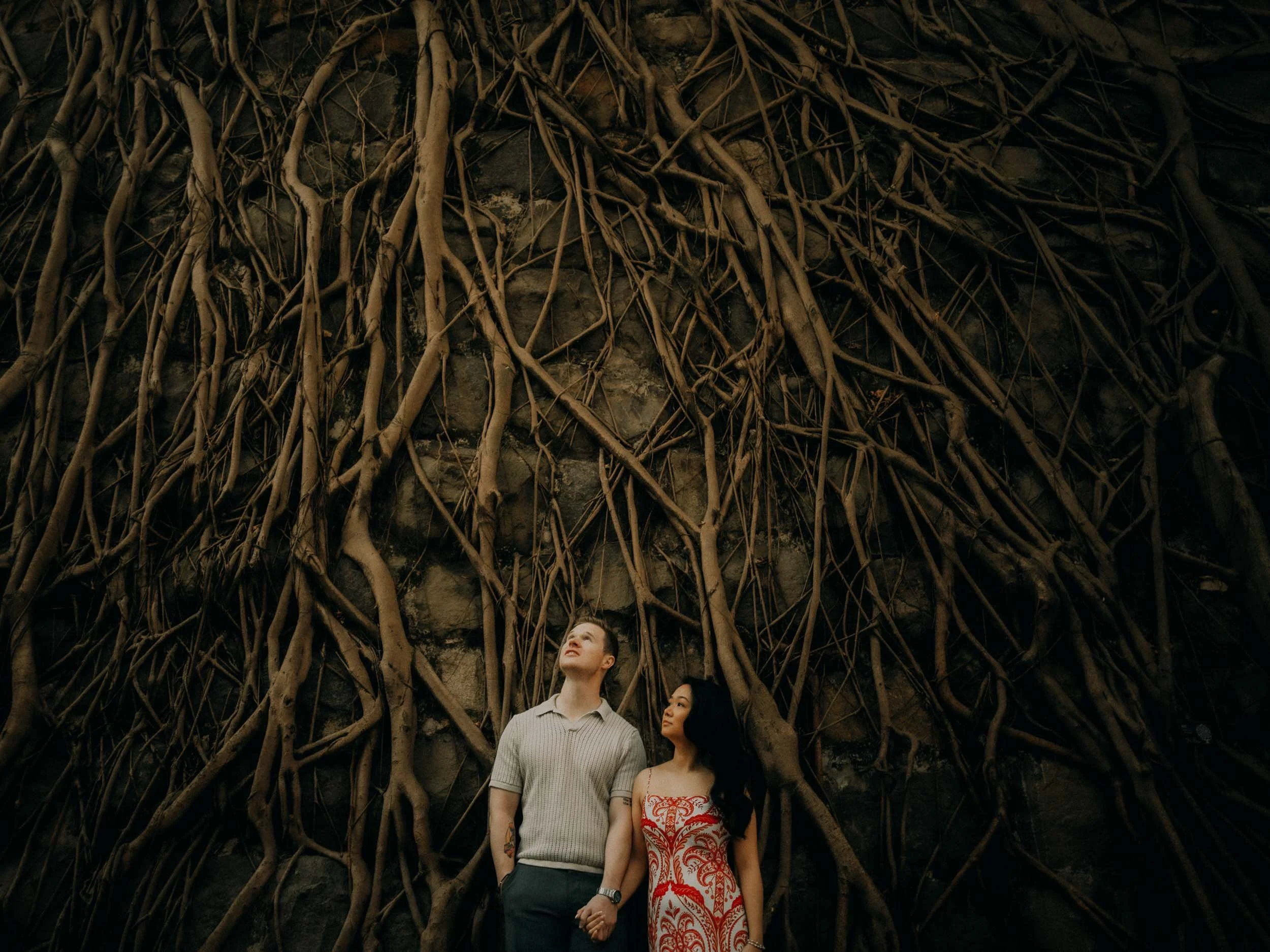 28-hongkong-kennedy-town-forbes-street-tree-roots-engagement-session-landscape-leica-q3.jpg