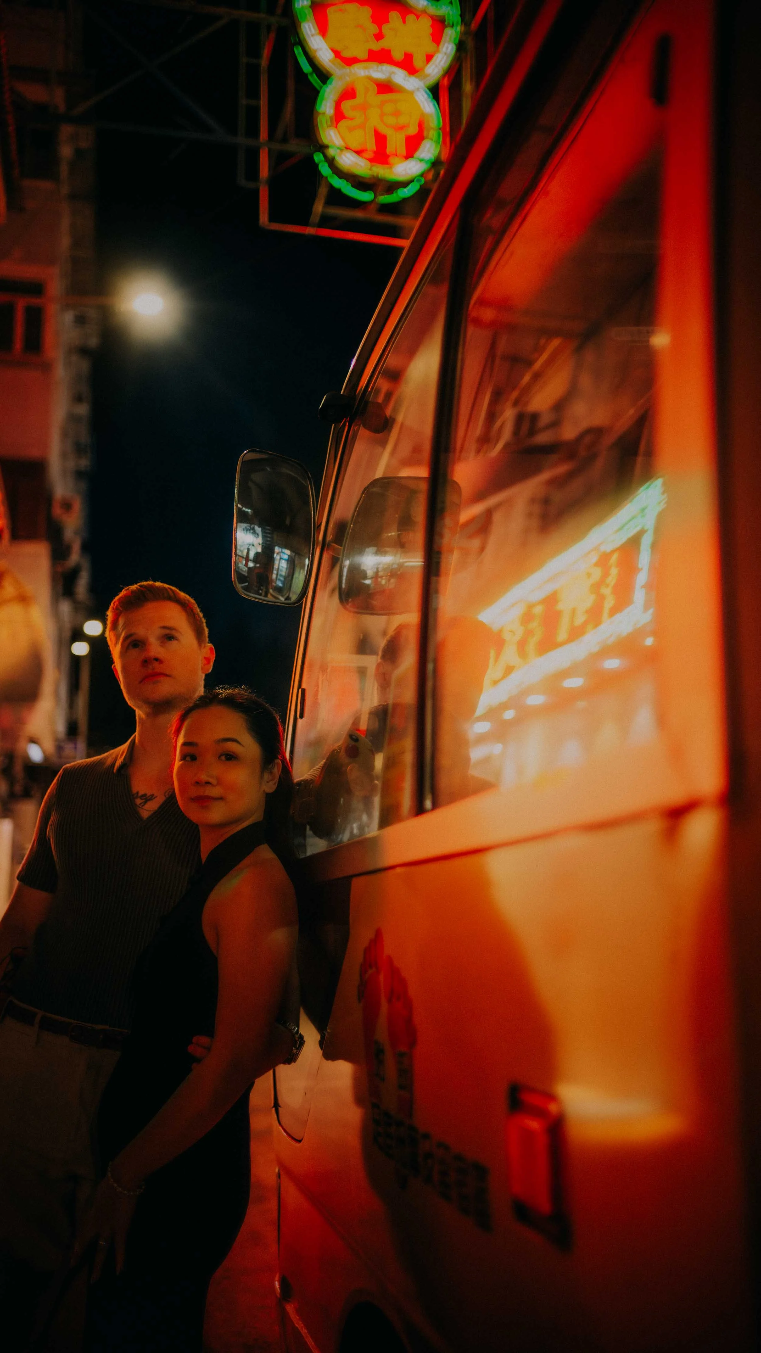 7-hong-kong-engagement-session-night-neon-portrait-light-bus-leica-sl2.jpg