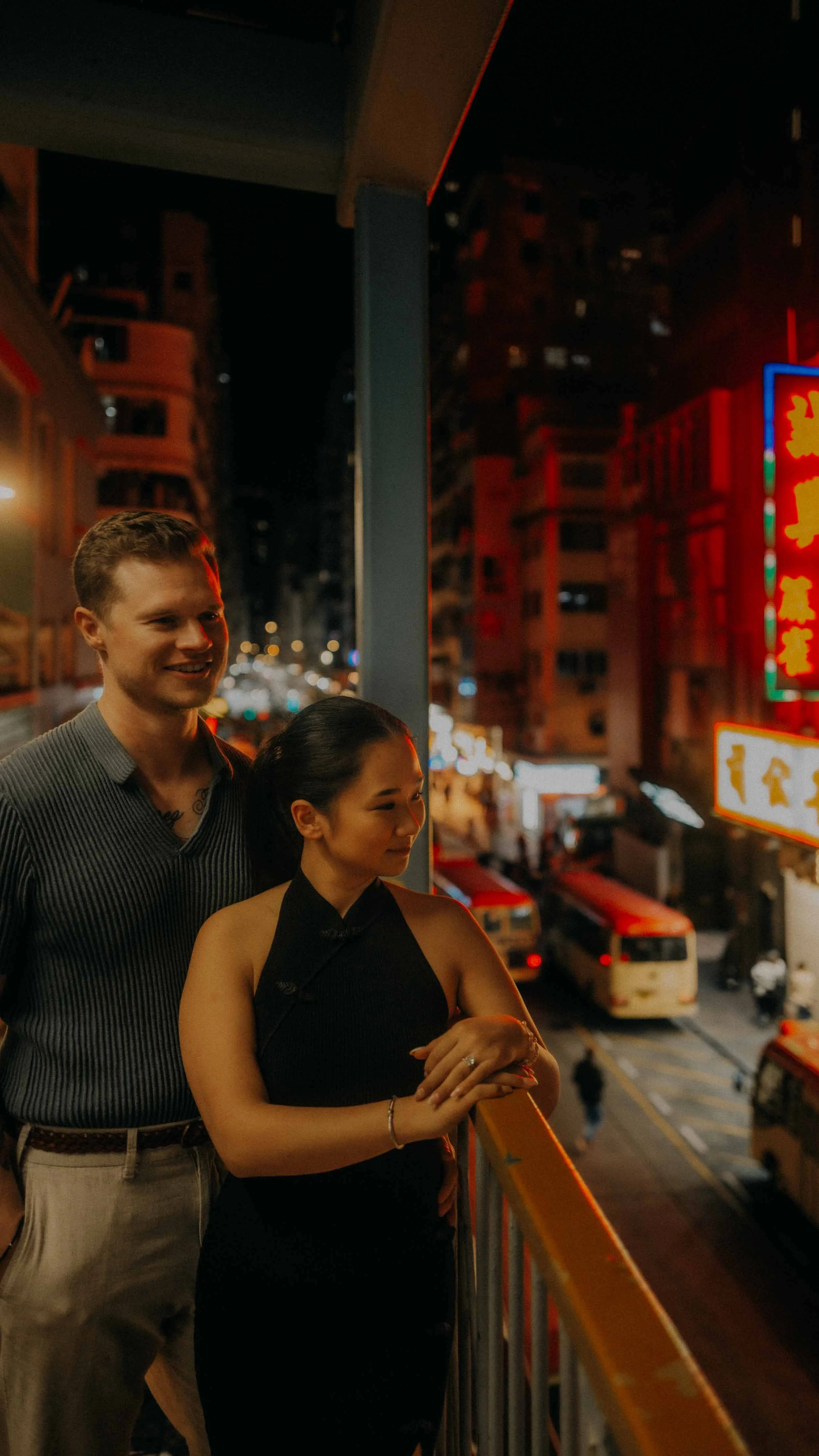 27-hongkong-engagement-session-night-neon-overpass-portrait-leica-q3.jpg