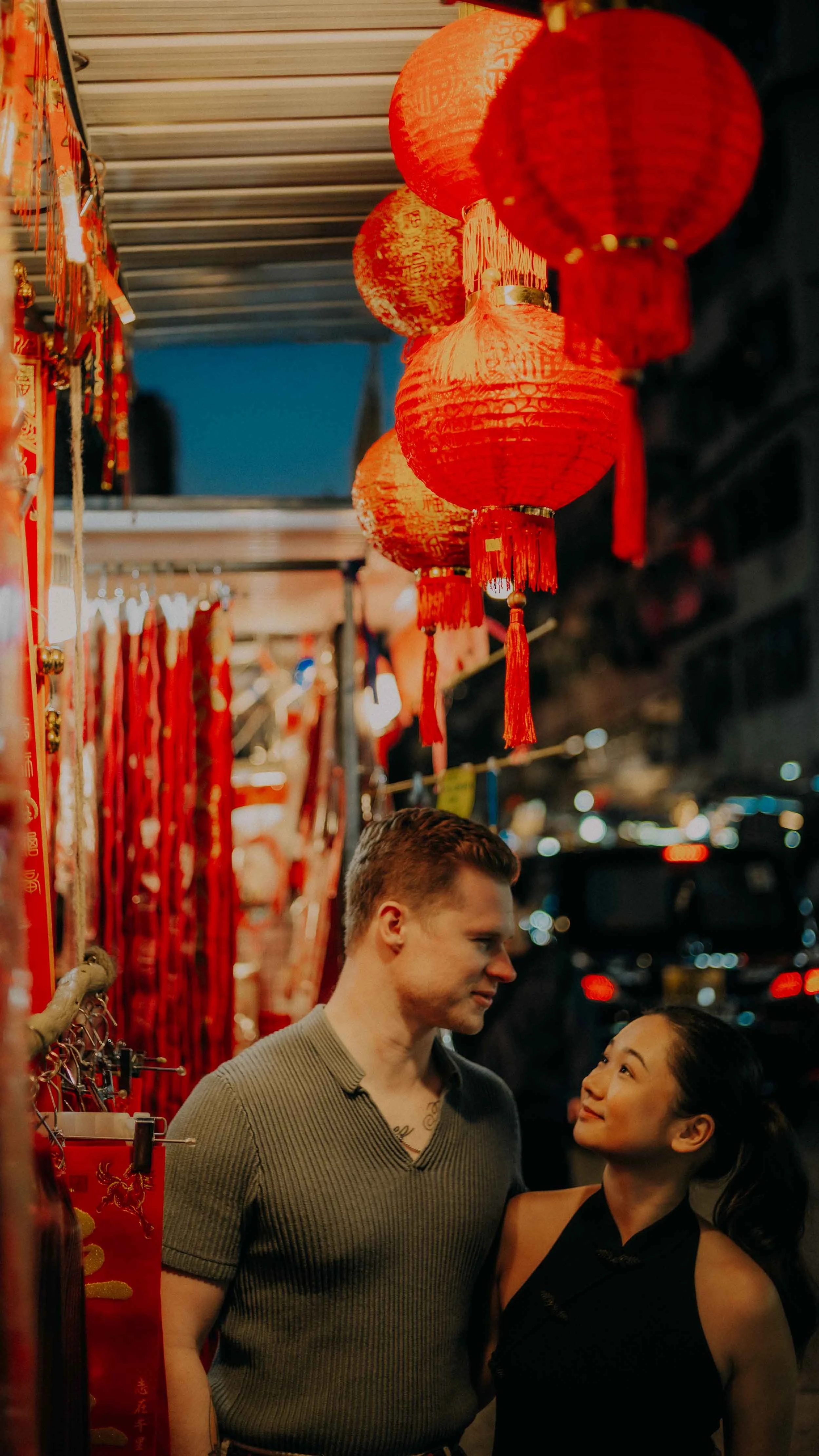 34-hong-kong-engagement-session-lunar-new-year-night-lanterns-mong-kok-portrait-leica-sl2.jpg