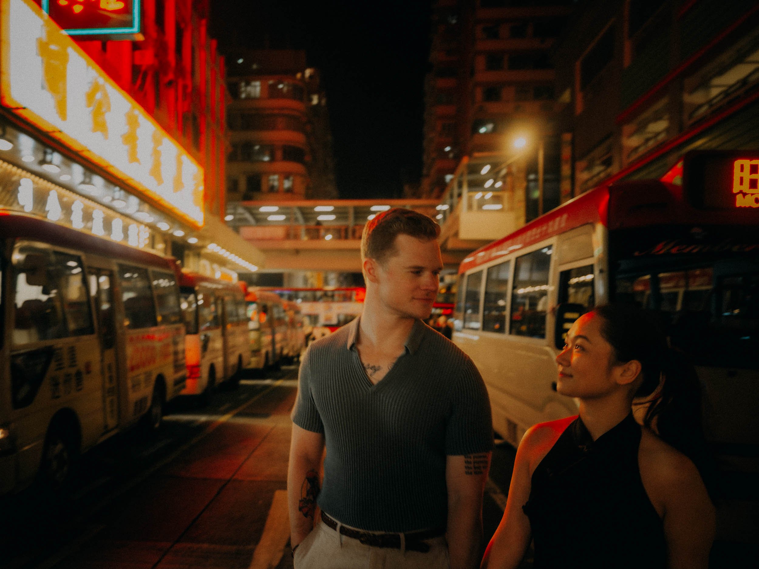 45-hong-kong-engagement-mong-kok-public-light-bus-street-night-landscape-leica-q3.jpg