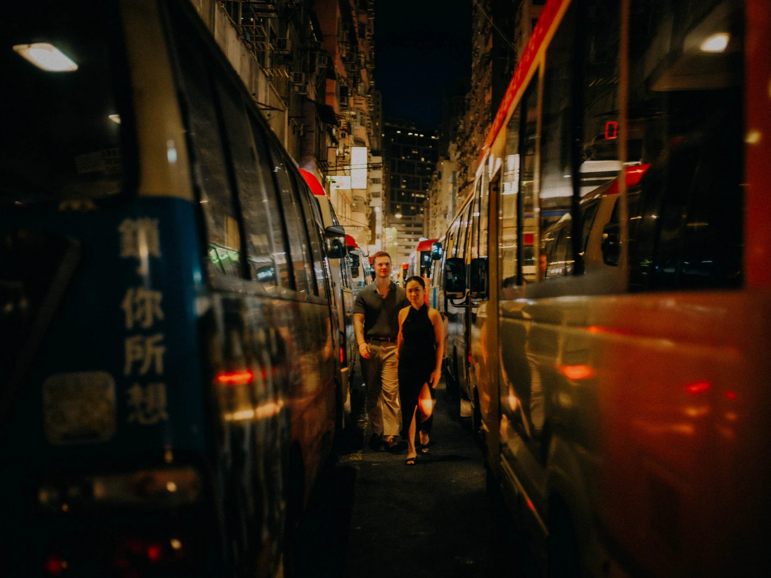 47-hong-kong-engagement-mong-kok-public-light-bus-passage-night-landscape-leica-sl2.jpg