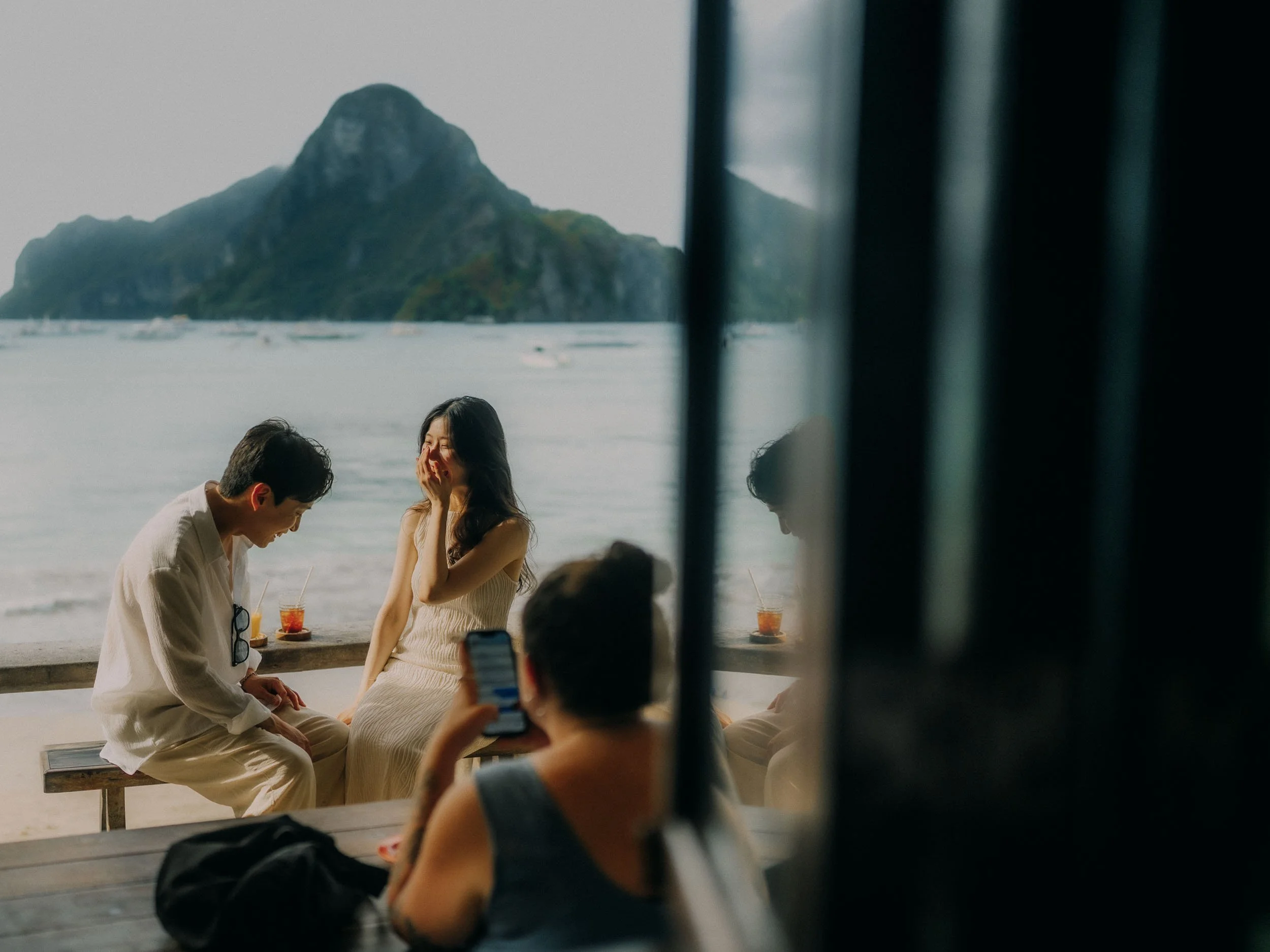 41-elnido-couple-hama-coffee-reflection-landscape-sony-a7rm5.jpg