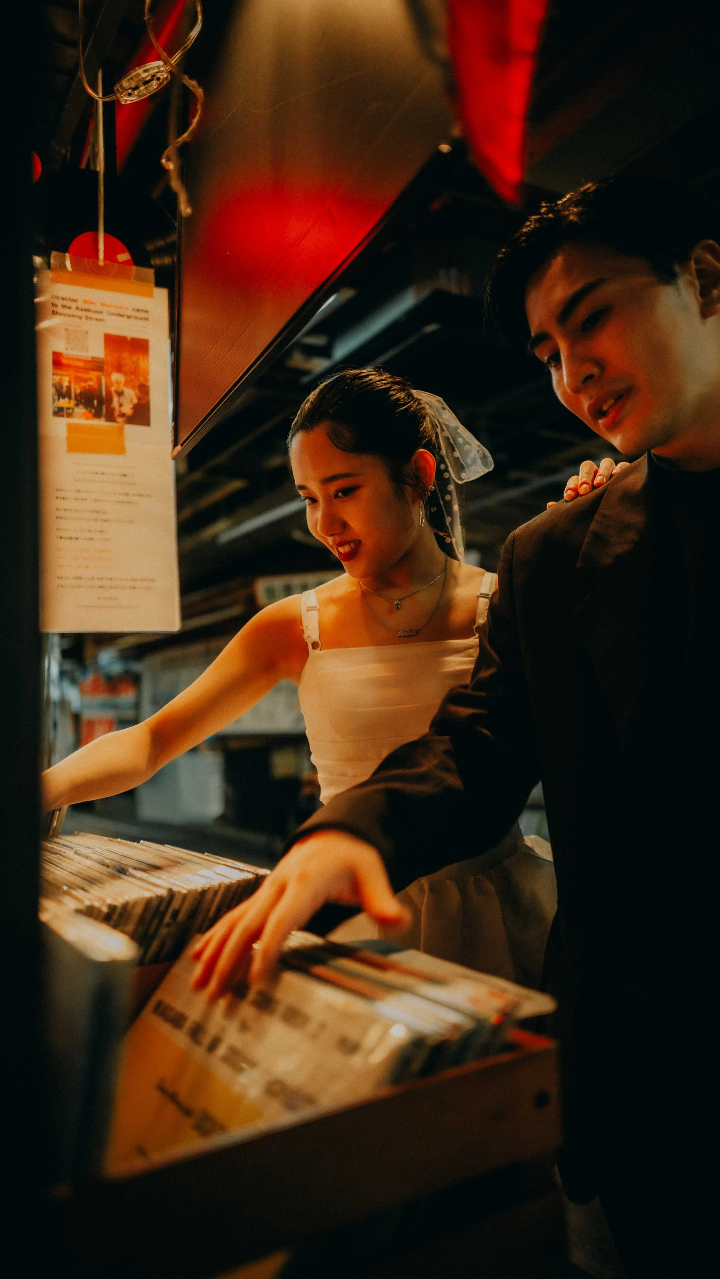 3-tokyo-engagement-asakusa-underground-indoor-vinyl-leicaq3.jpg