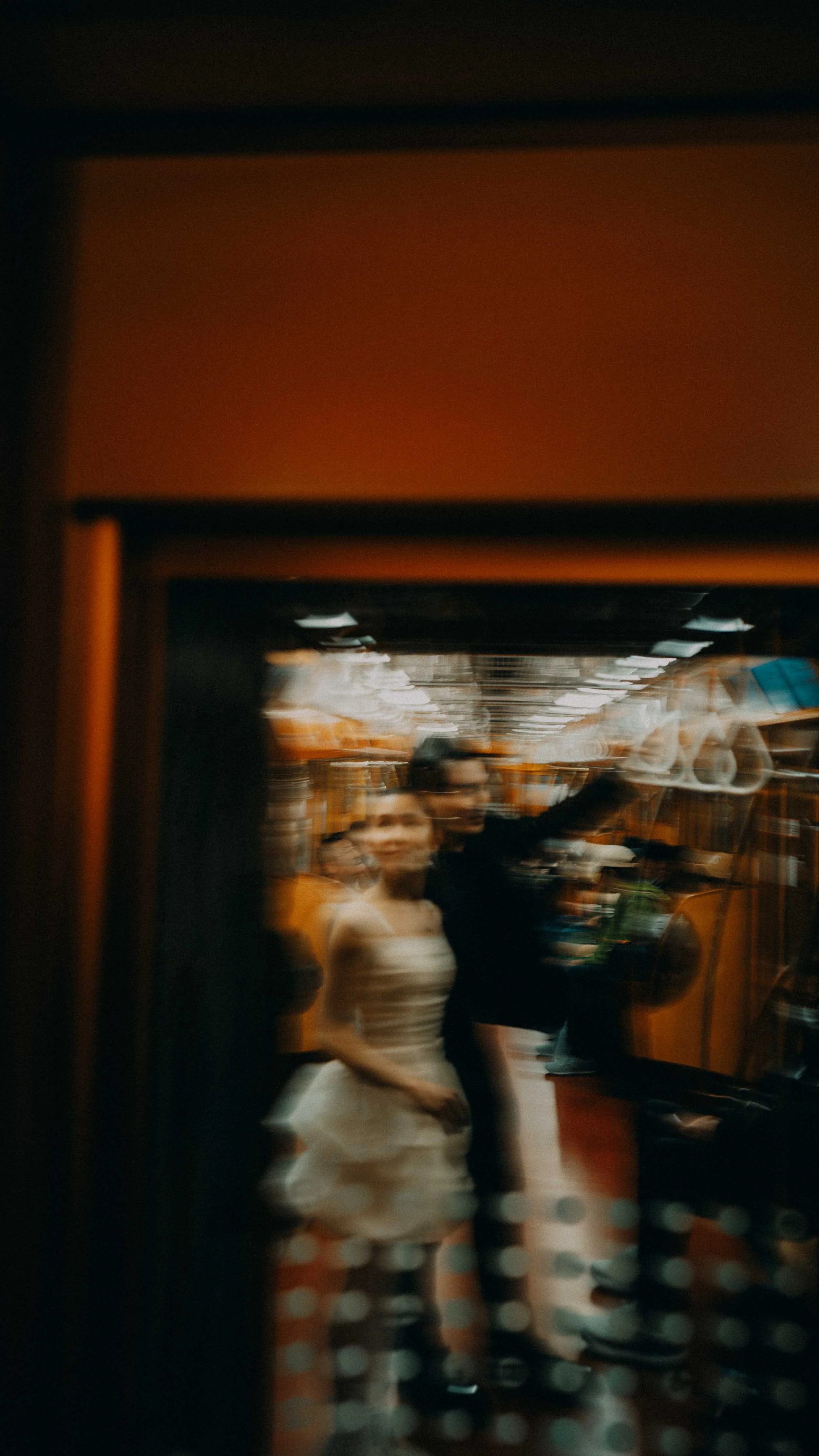 5-tokyo-engagement-ginzaline-train-reflection-motionblur-leicaq3.jpg