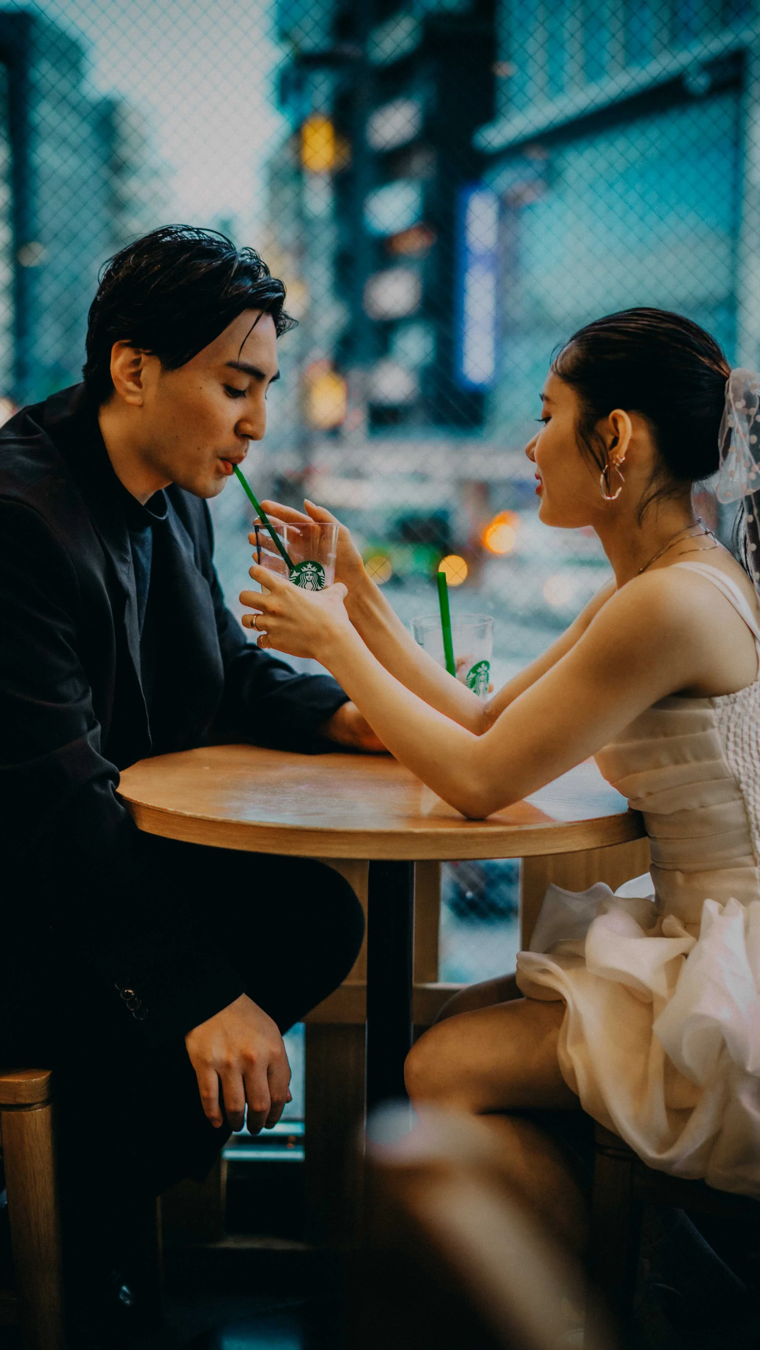 18-tokyo-engagement-starbucks-asakusa-cafe-drinks-leicam11.jpg