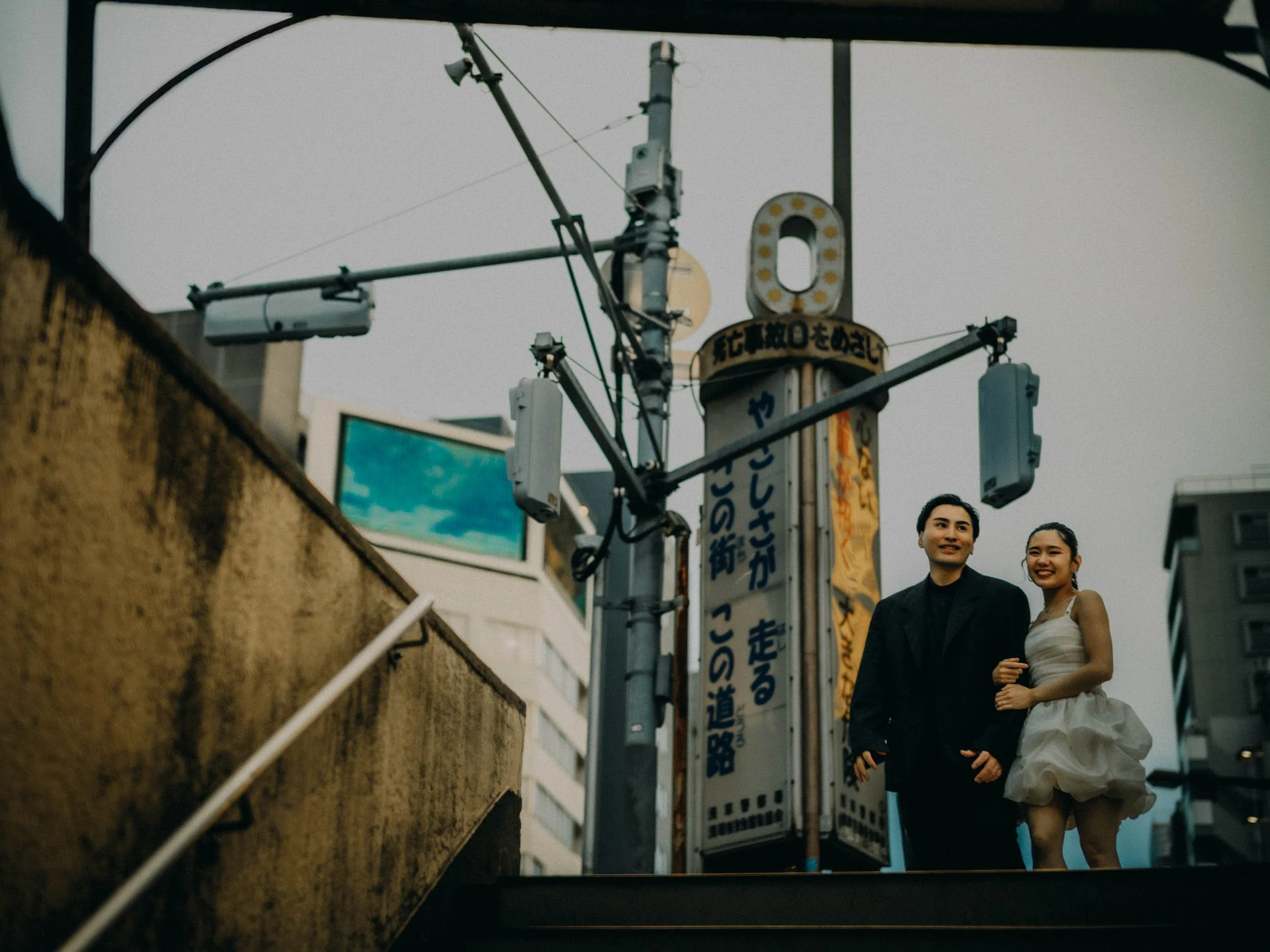 30-tokyo-engagement-asakusa-underground-stairwell-wide-leicam11.jpg