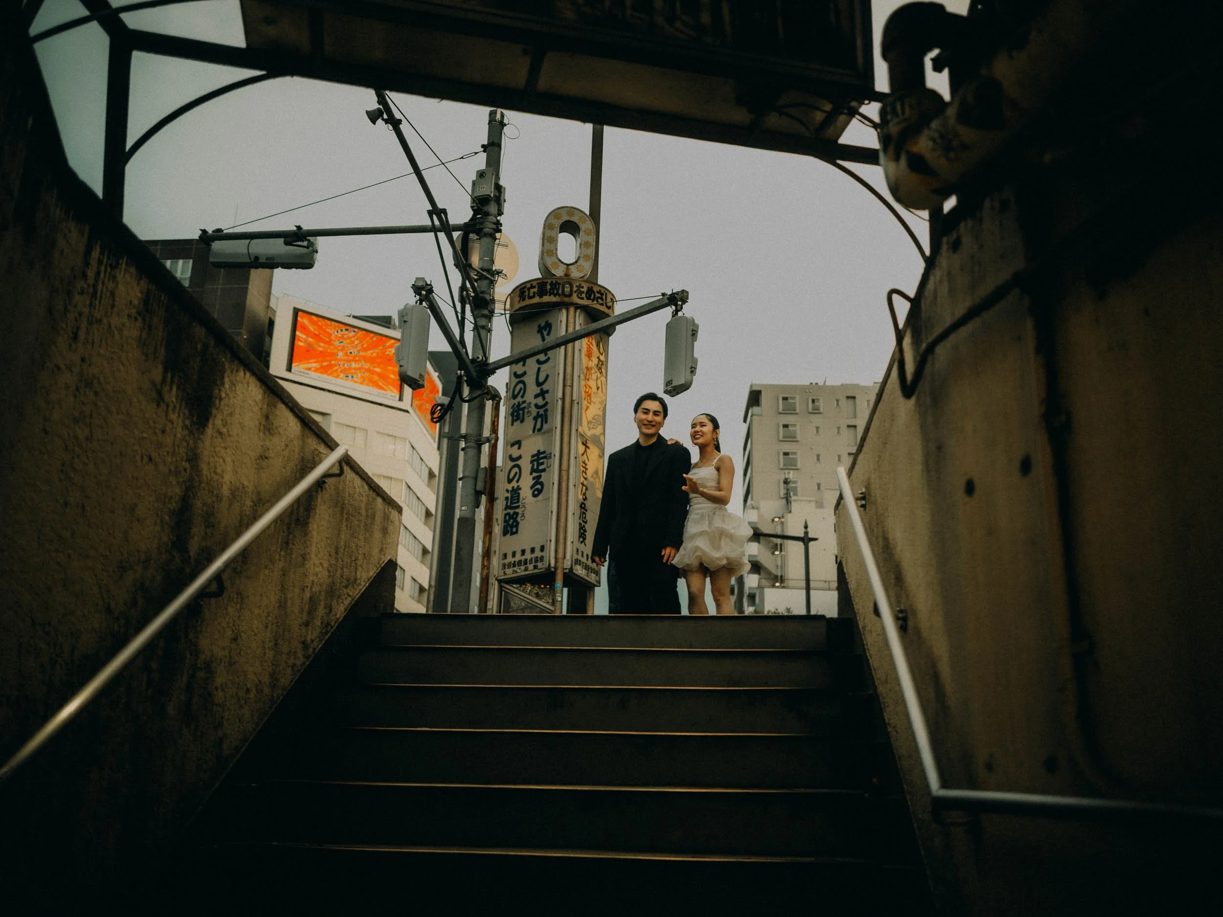 32-tokyo-engagement-asakusa-underground-stairwell-wide-leicaq3.jpg