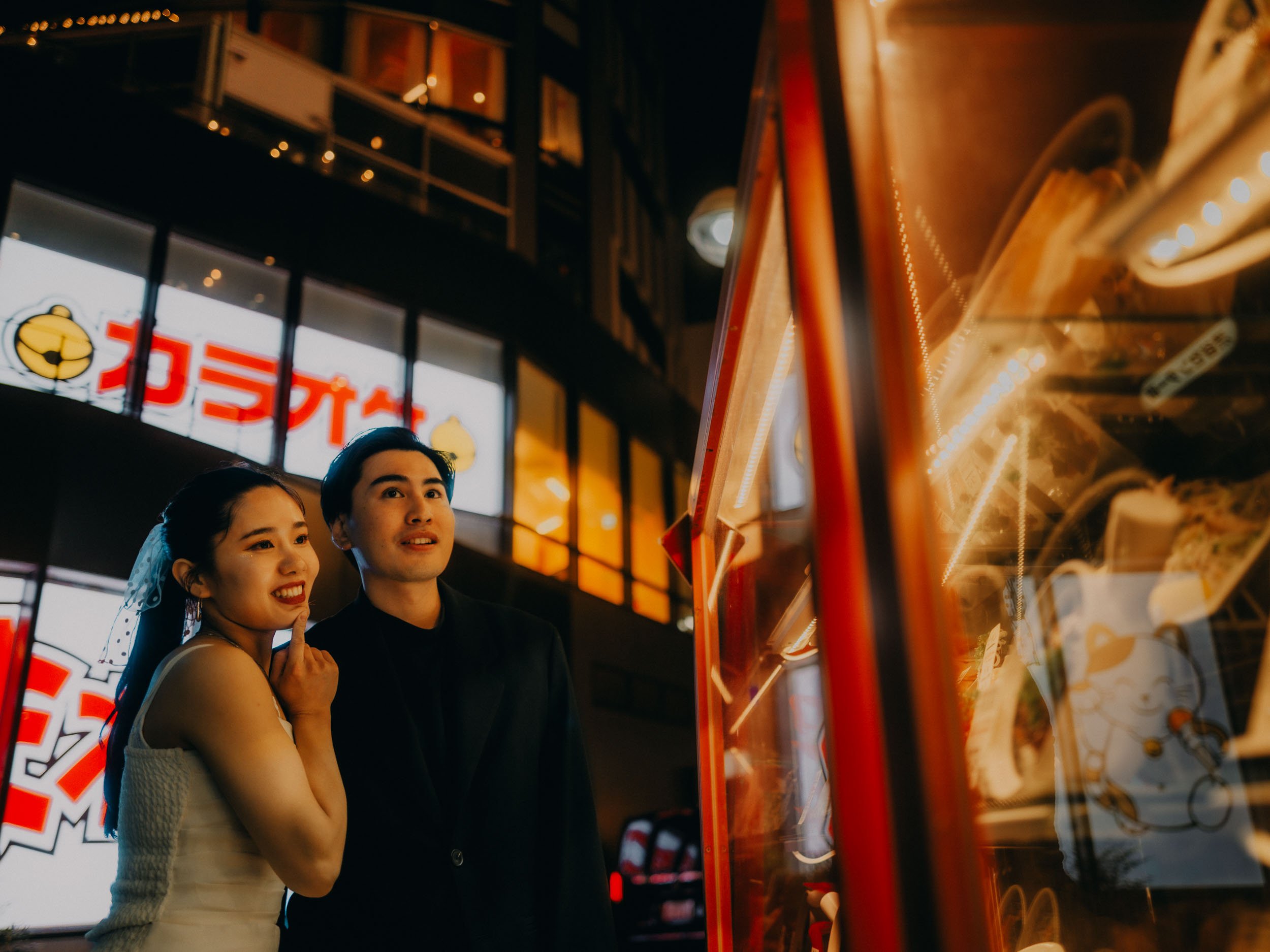 35-tokyo-engagement-shibuya-night-ramen-light-leicaq3.jpg