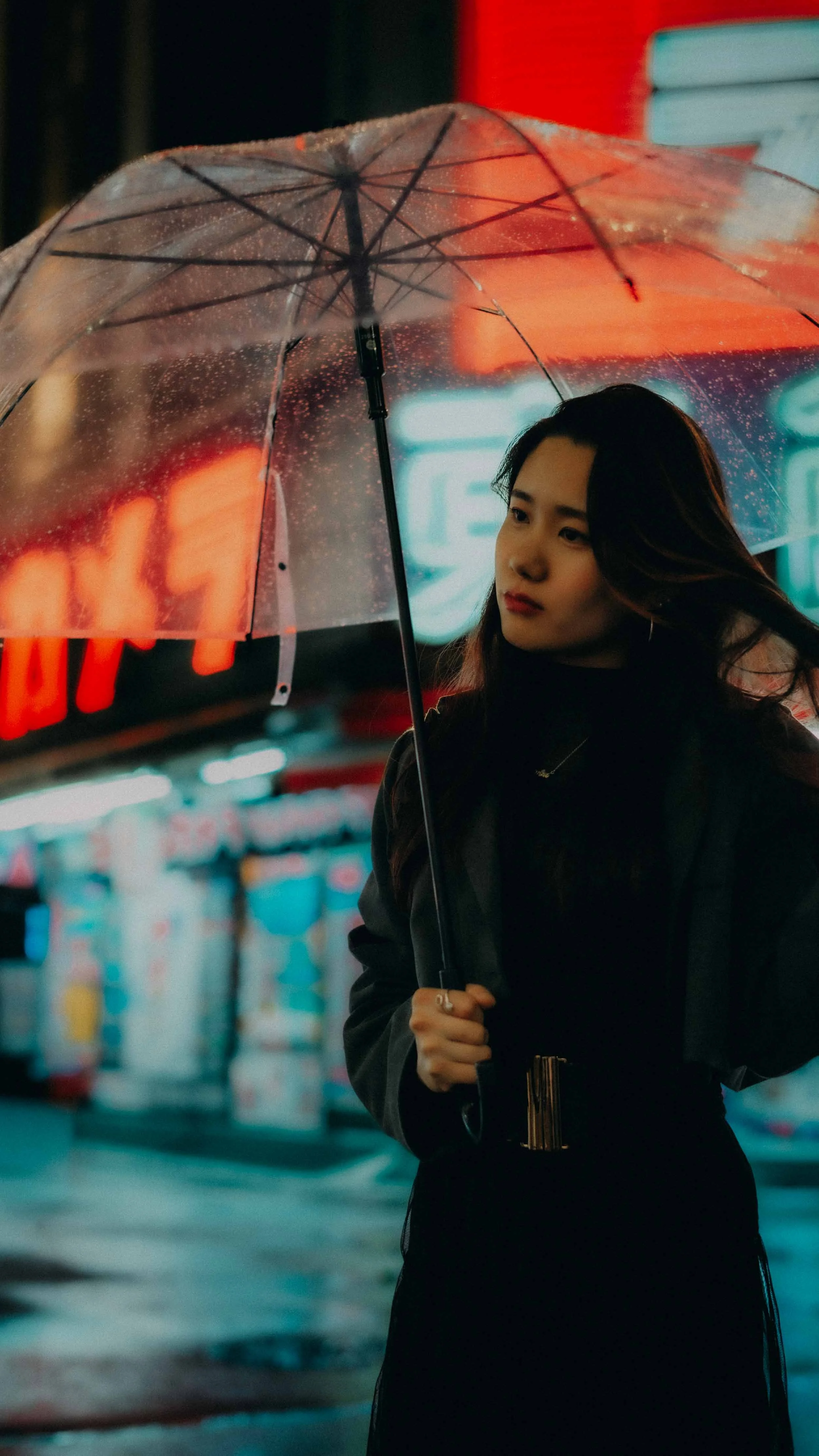 7-tokyo-portrait-shinjuku-rain-redstorefront-leicam11.jpg