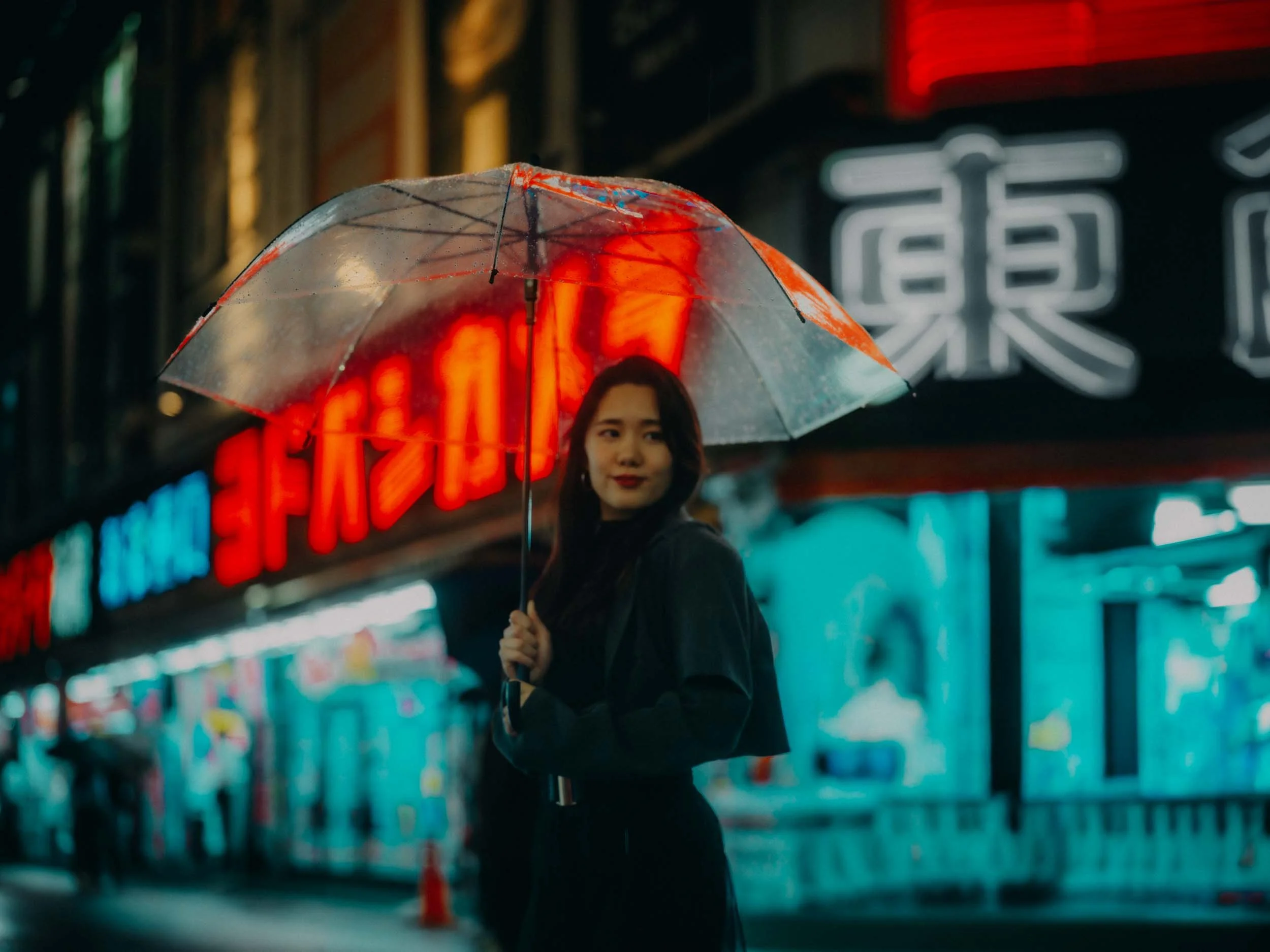 18-tokyo-portrait-shinjuku-rain-softglow-hasselbladx2d.jpg