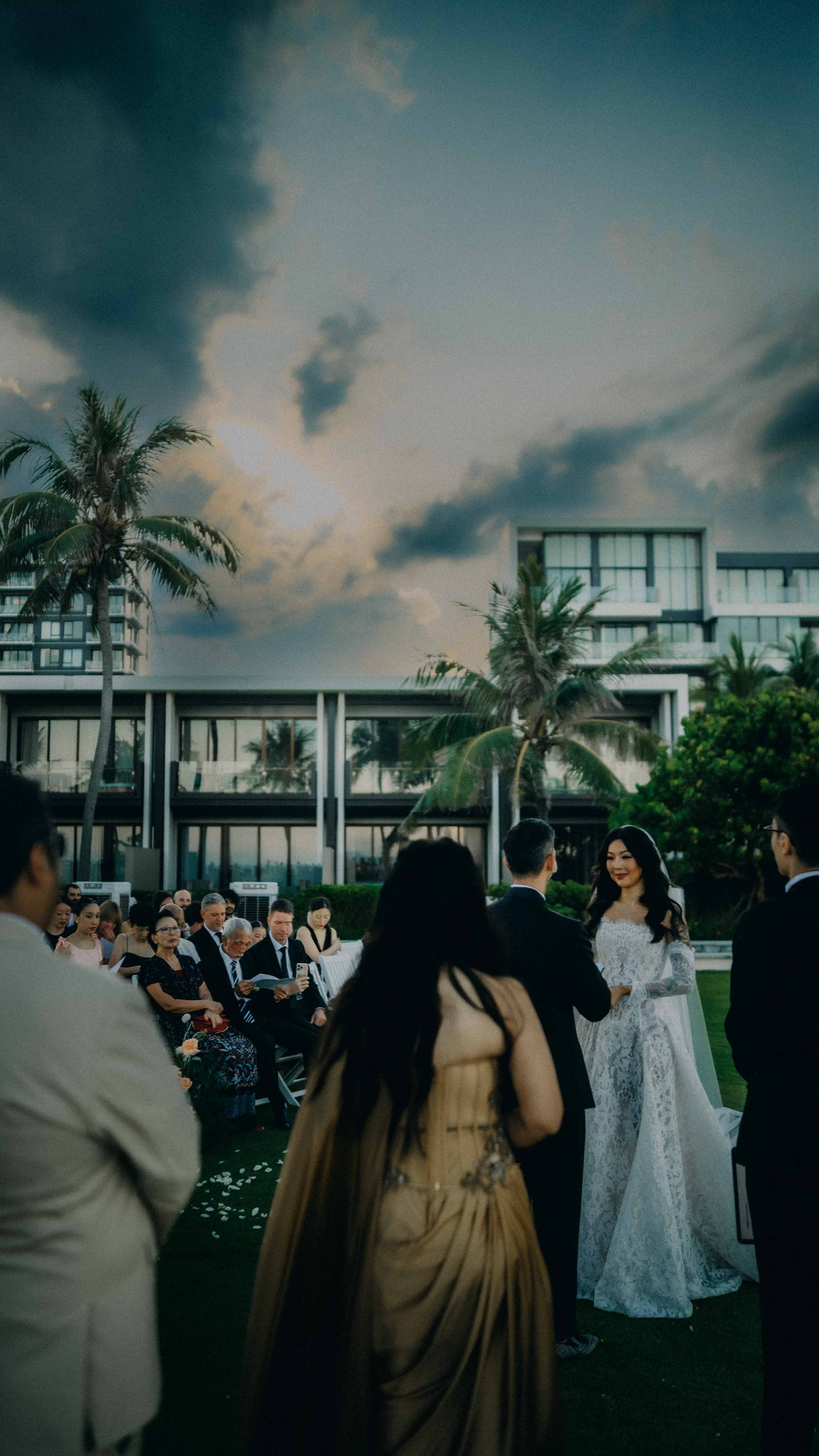 12-danang-wedding-hyattdanang-outdoor-ceremonyview-leicasl3s.jpg