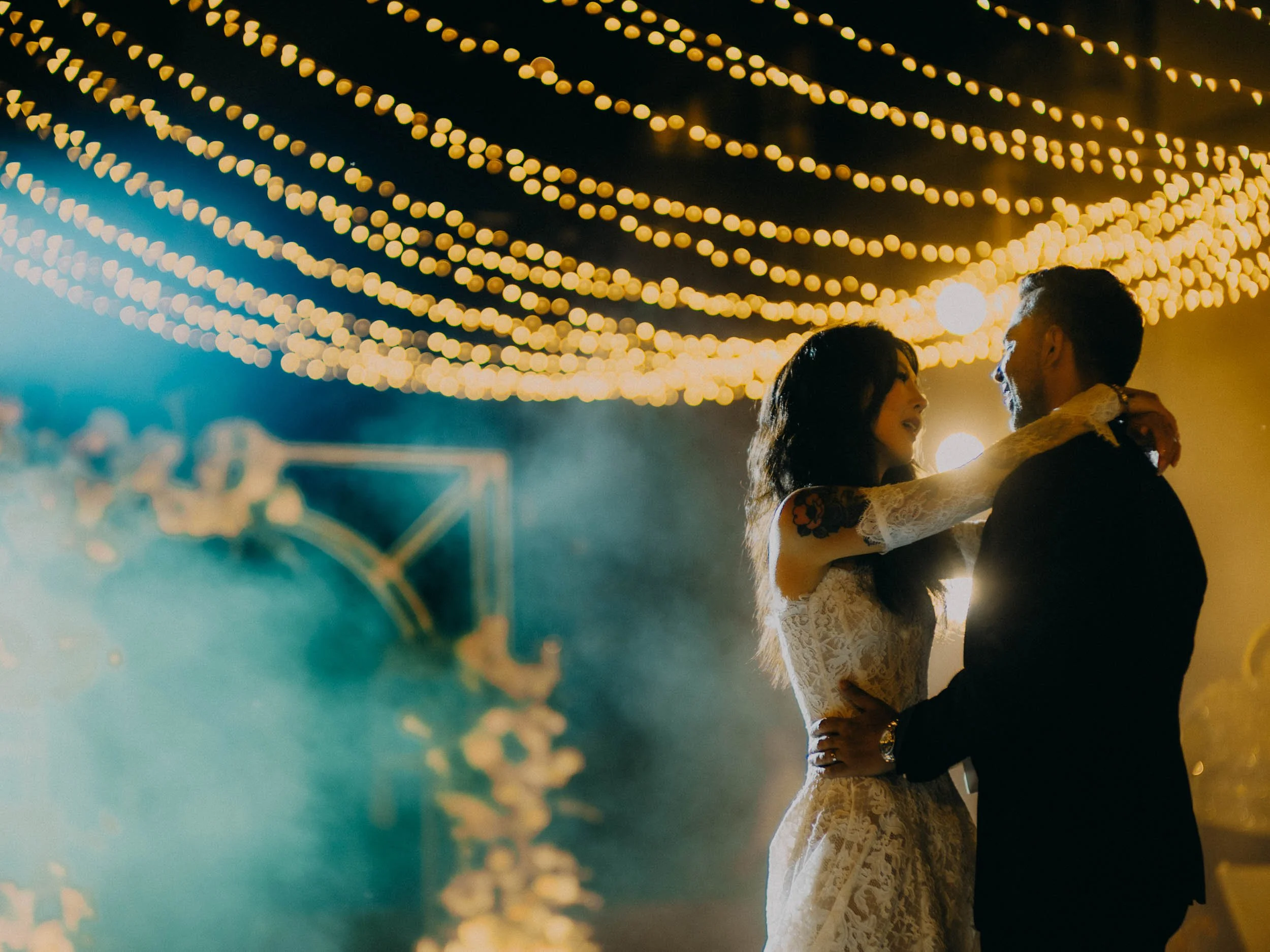 24-danang-wedding-reception-night-firstdance-sonya7rv.jpg