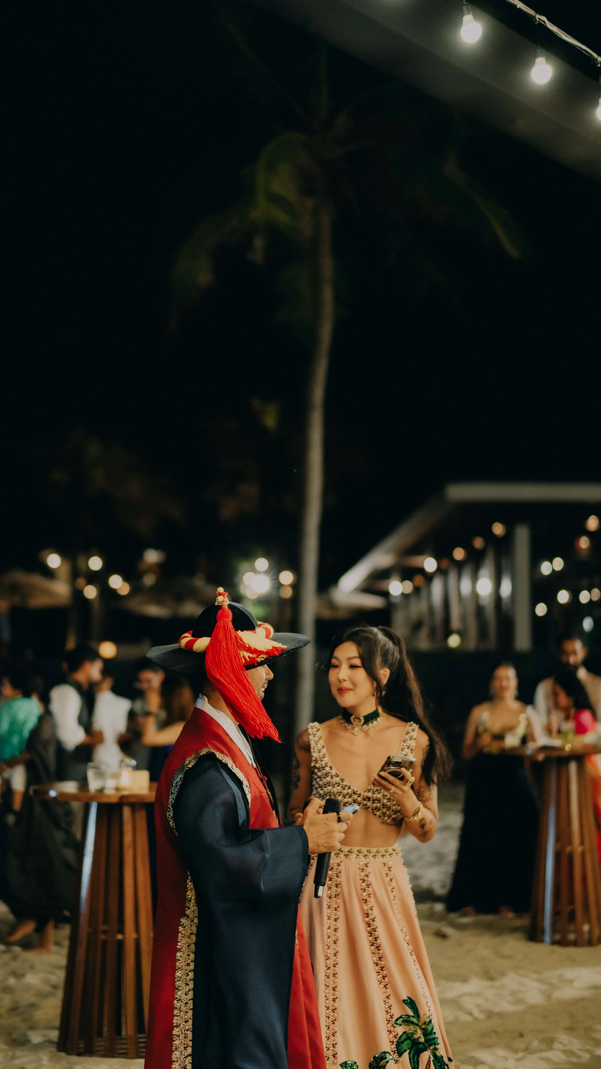 33-danang-weddingweekend-danang-night-attirespeech-leicam11.jpg