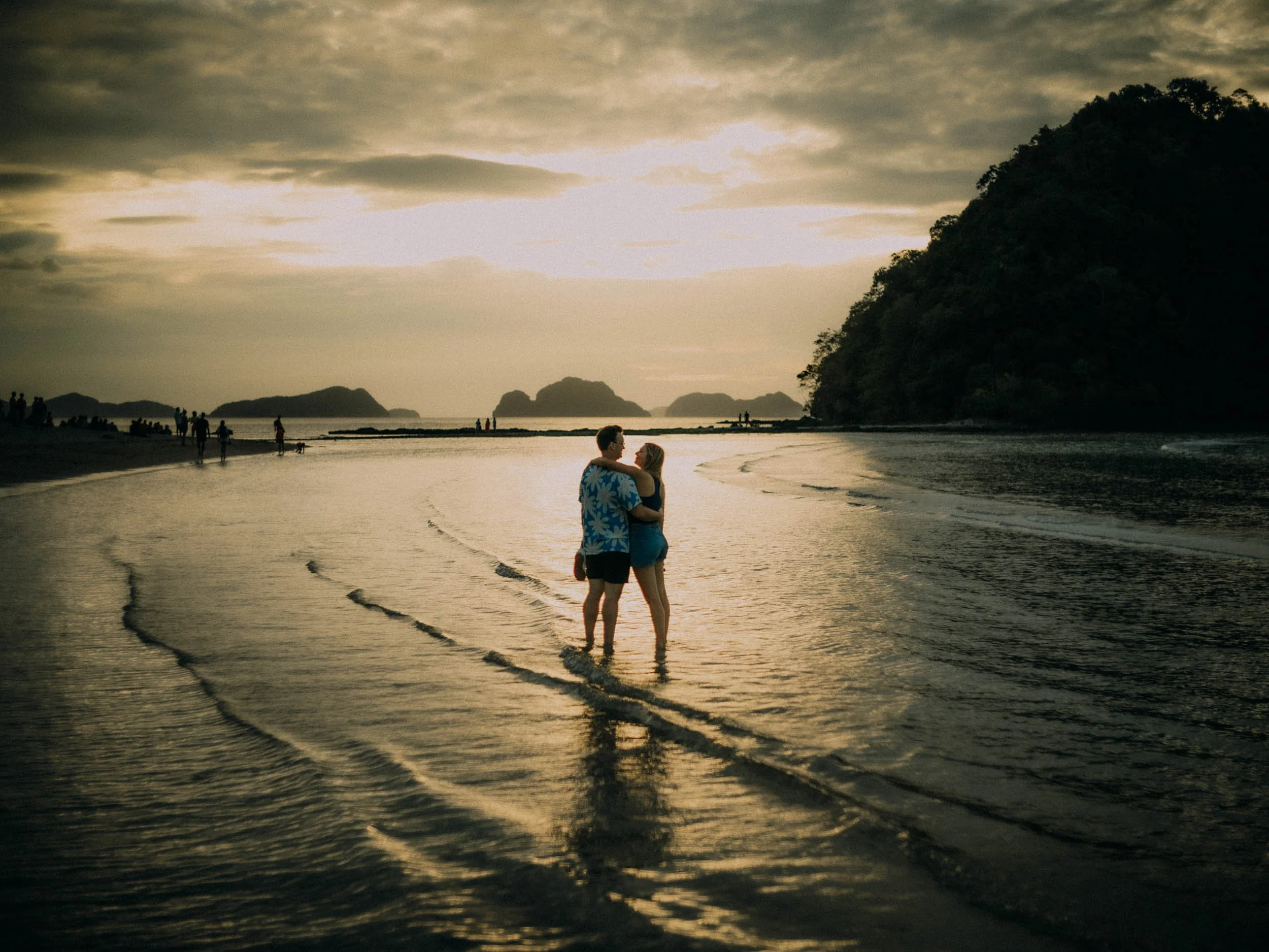 58-El Nido Palawan Philippines Couple Photography.jpg