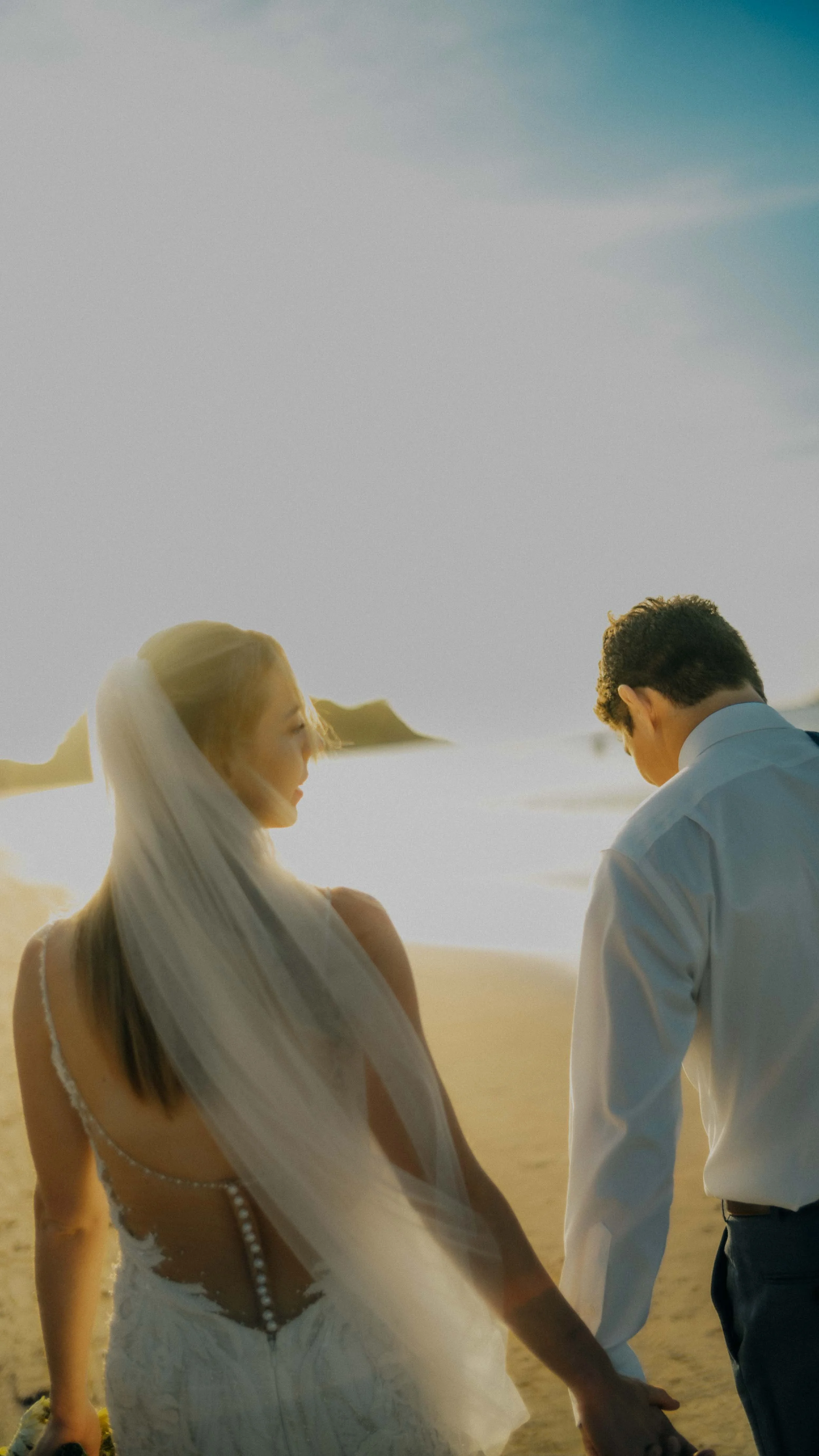 14-elnido-elopement-nacpanbeach-sunset-veilwalk-sonya7rv.jpg