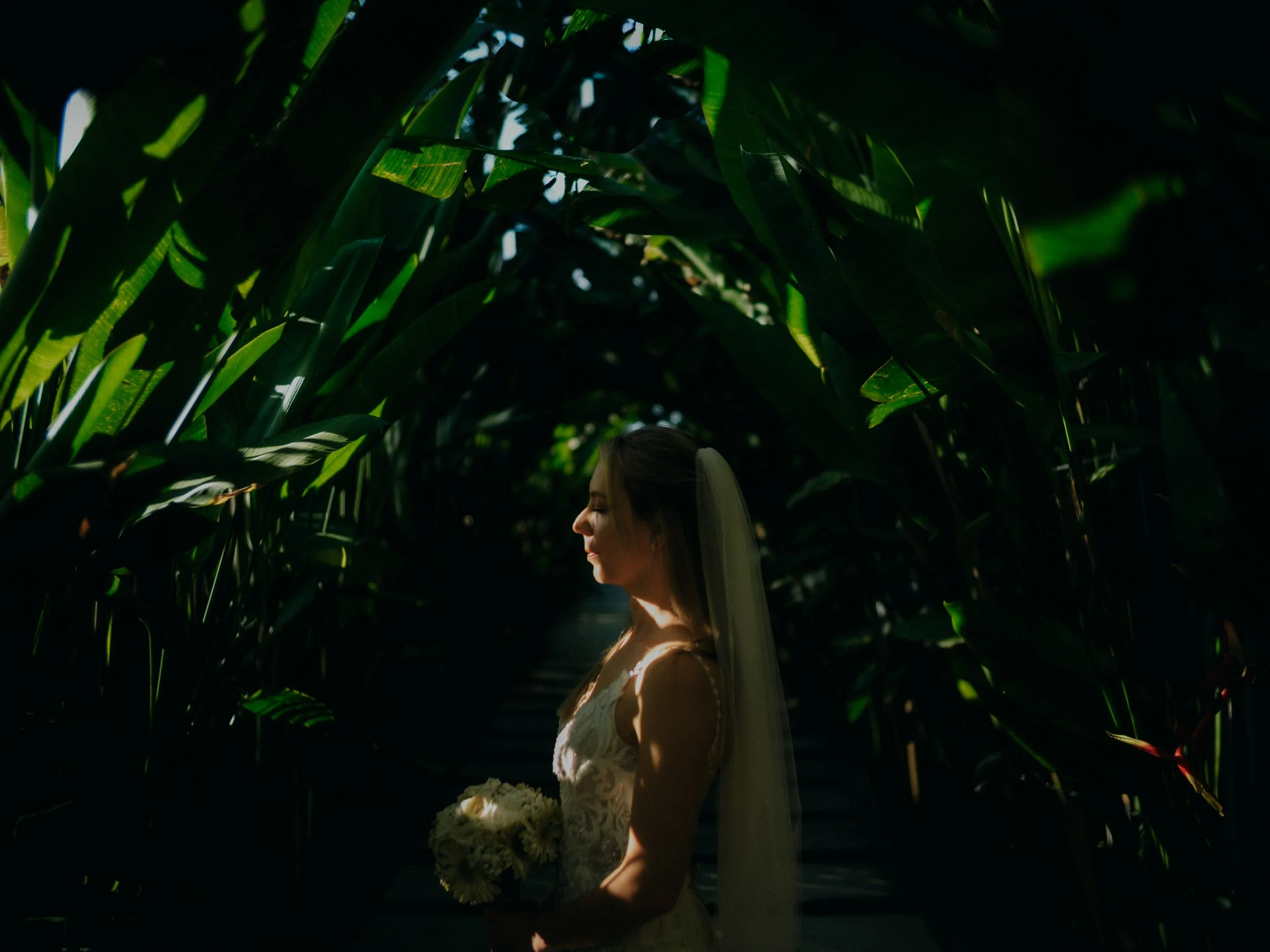 29-elnido-elopement-angkla-garden-bridalportrait-sonya7rv.jpg