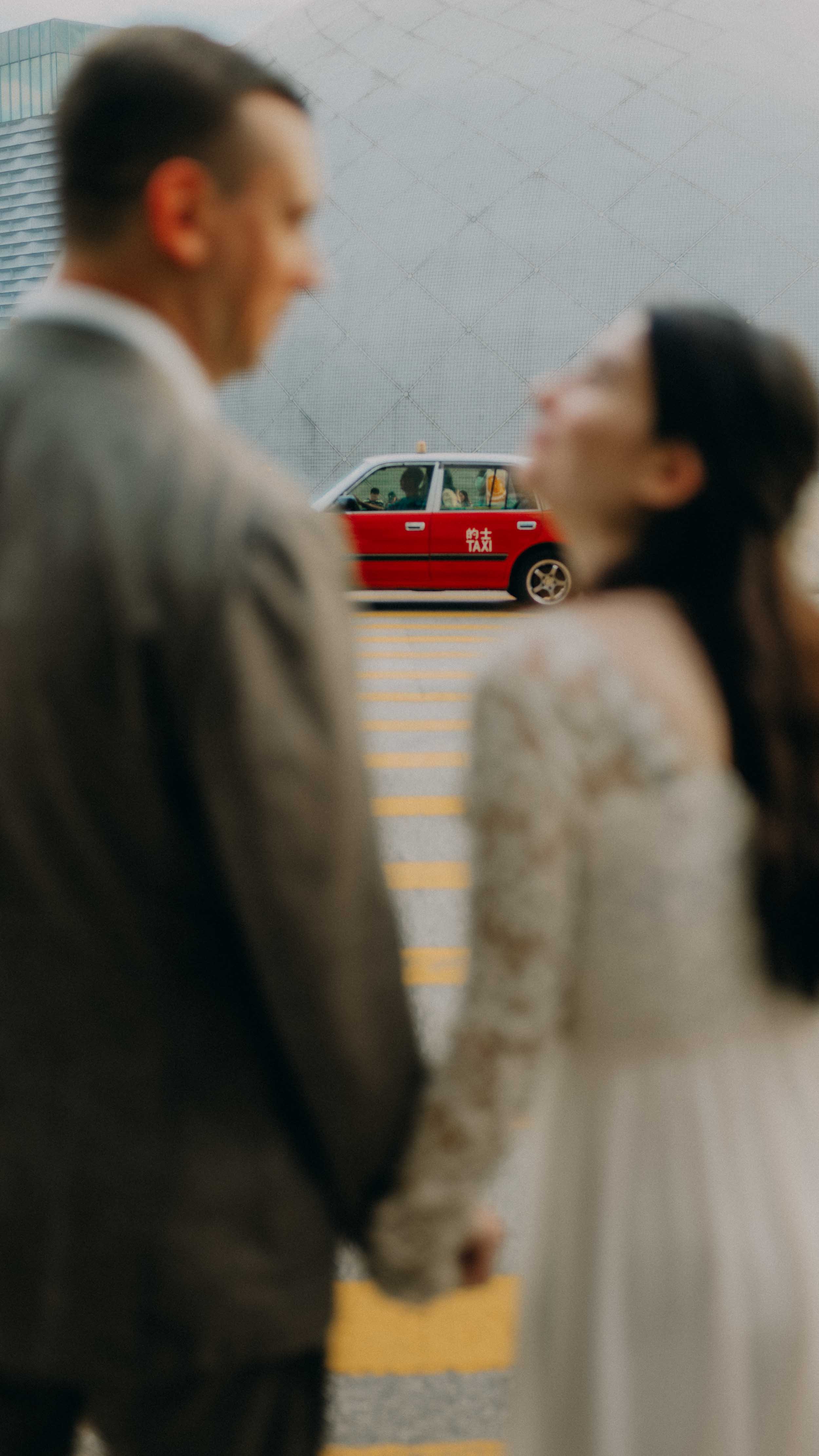 4-hongkong-elopement-central-day-redtaxi-leicasl2.jpg