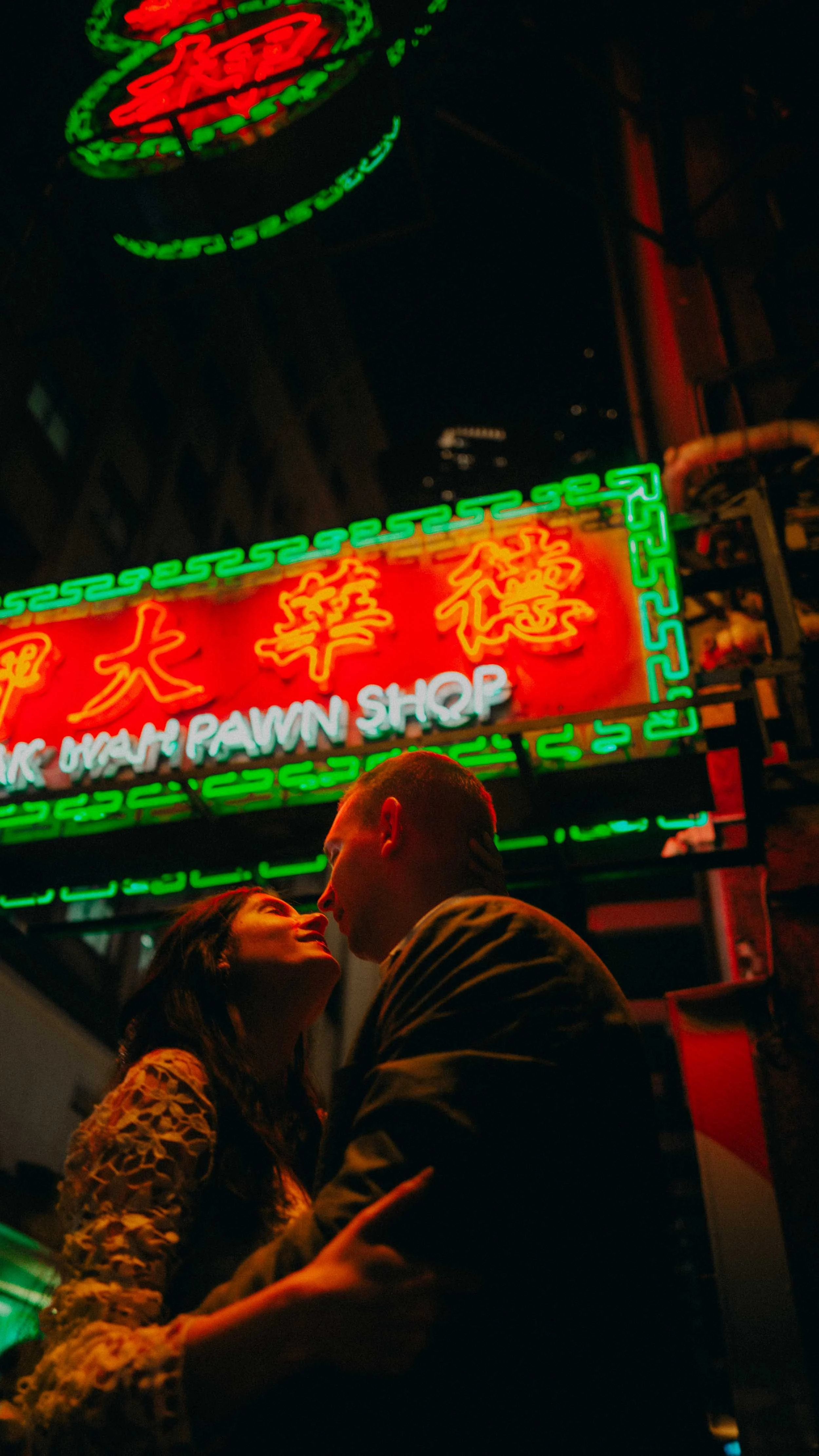 17-hongkong-elopement-central-night-neoncloseup-leicaq3.jpg