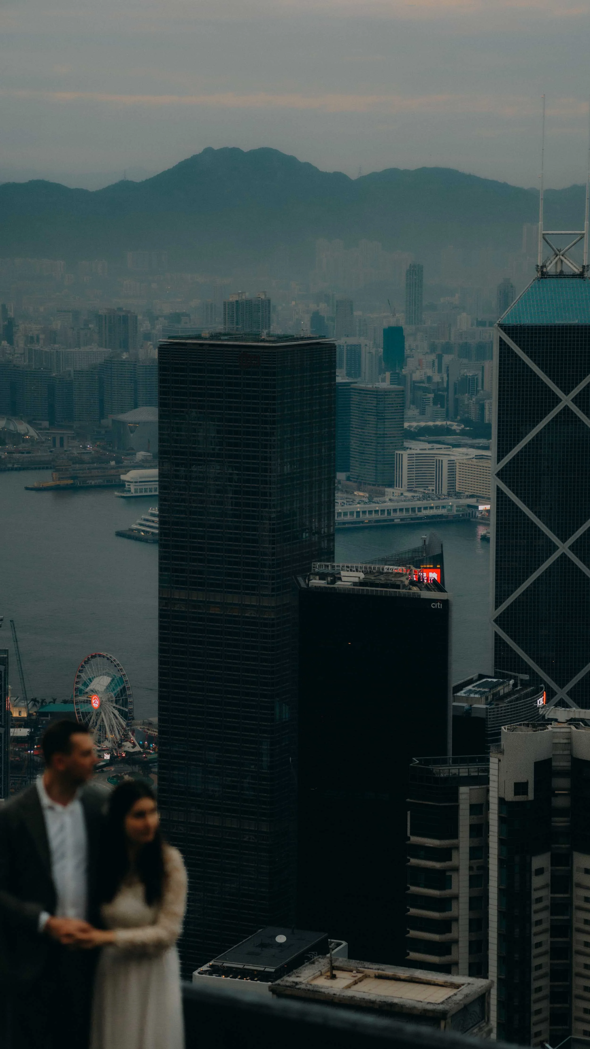 19-hongkong-elopement-thepeak-dusk-harbourview-leicam11.jpg