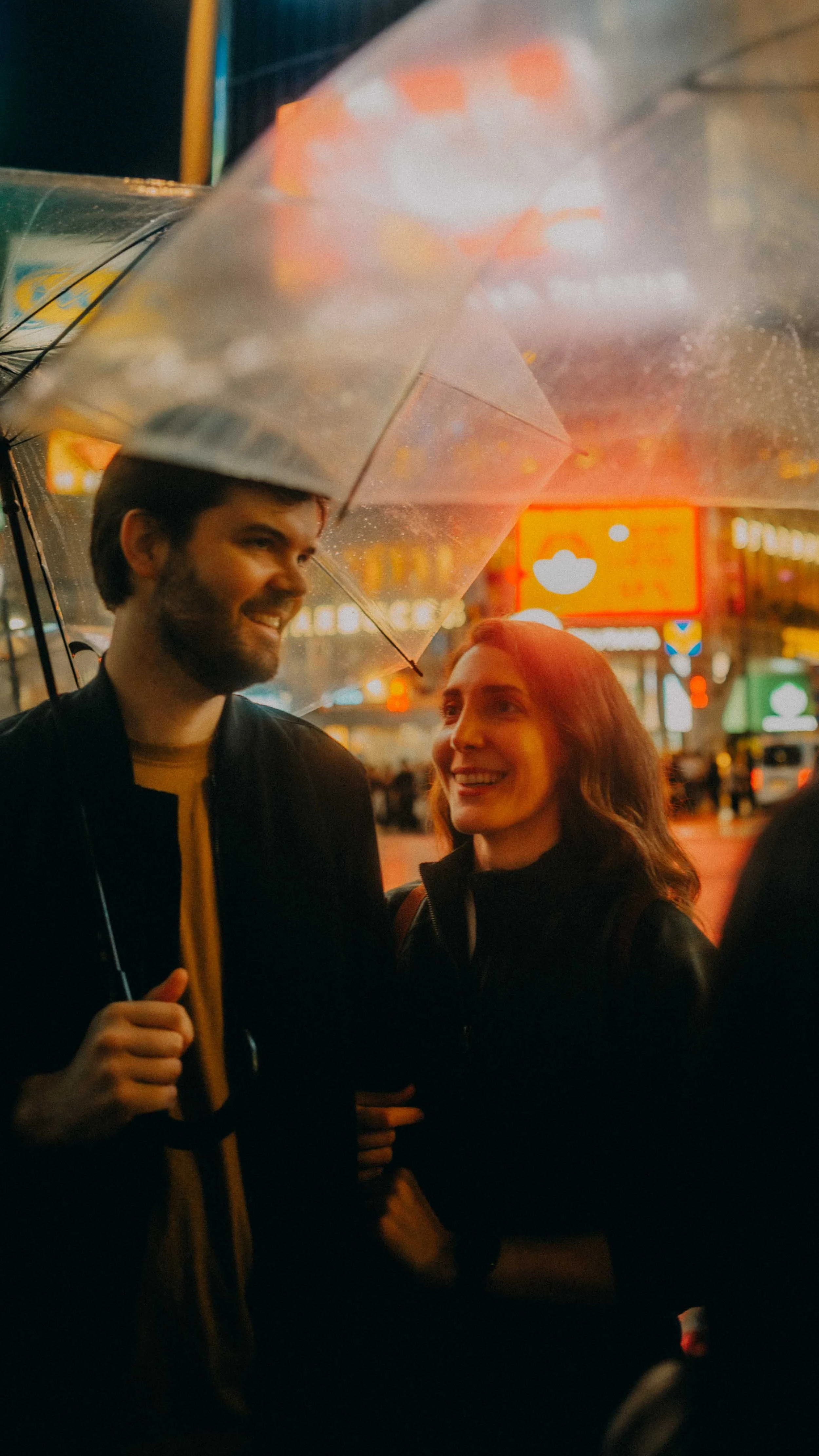18-tokyo-couple-shoot-shibuya-umbrella-layers-leicaq3.jpg