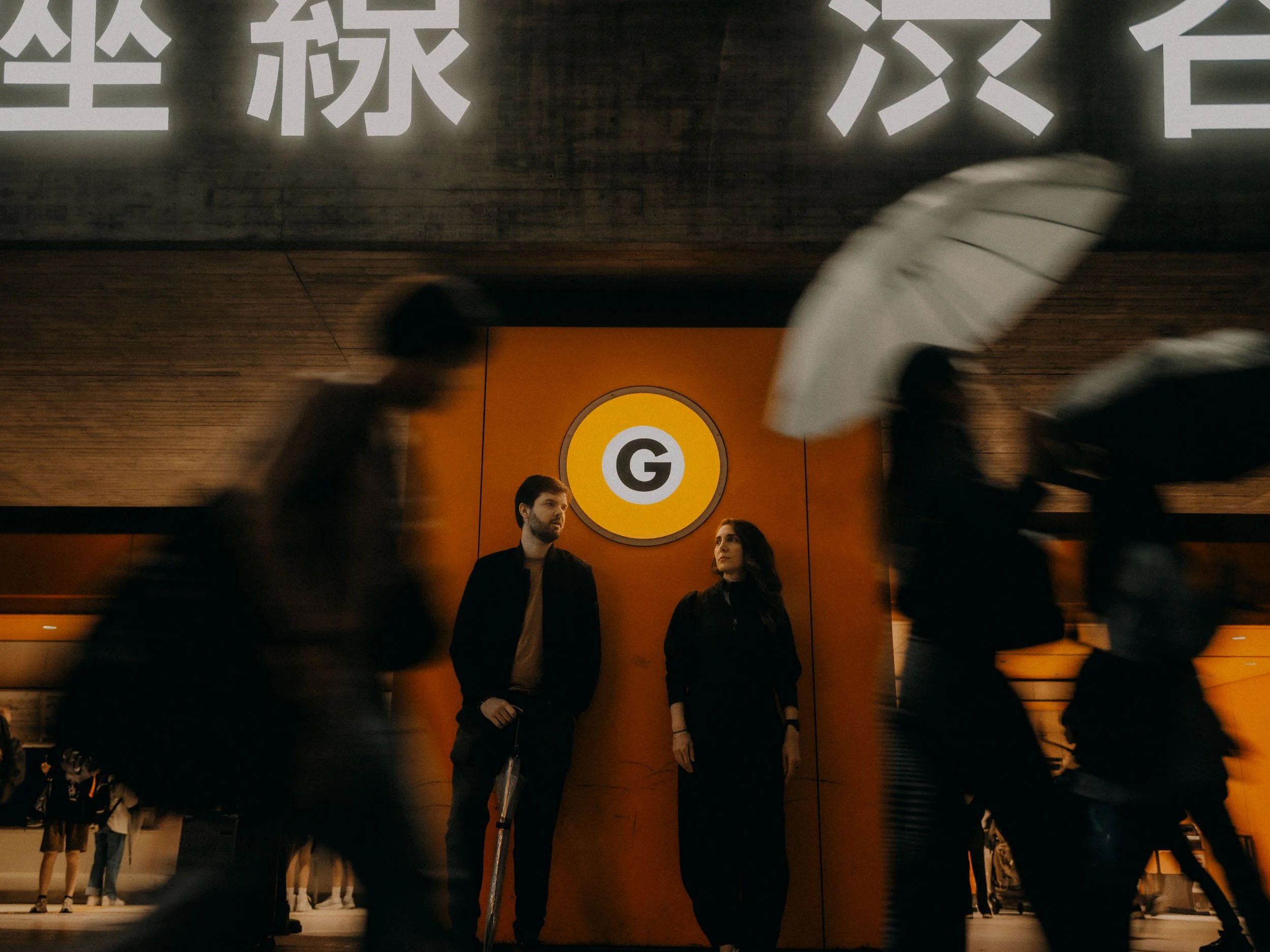 25-tokyo-couple-shoot-shibuya-ginzaline-pedestrian-leicaq3.jpg