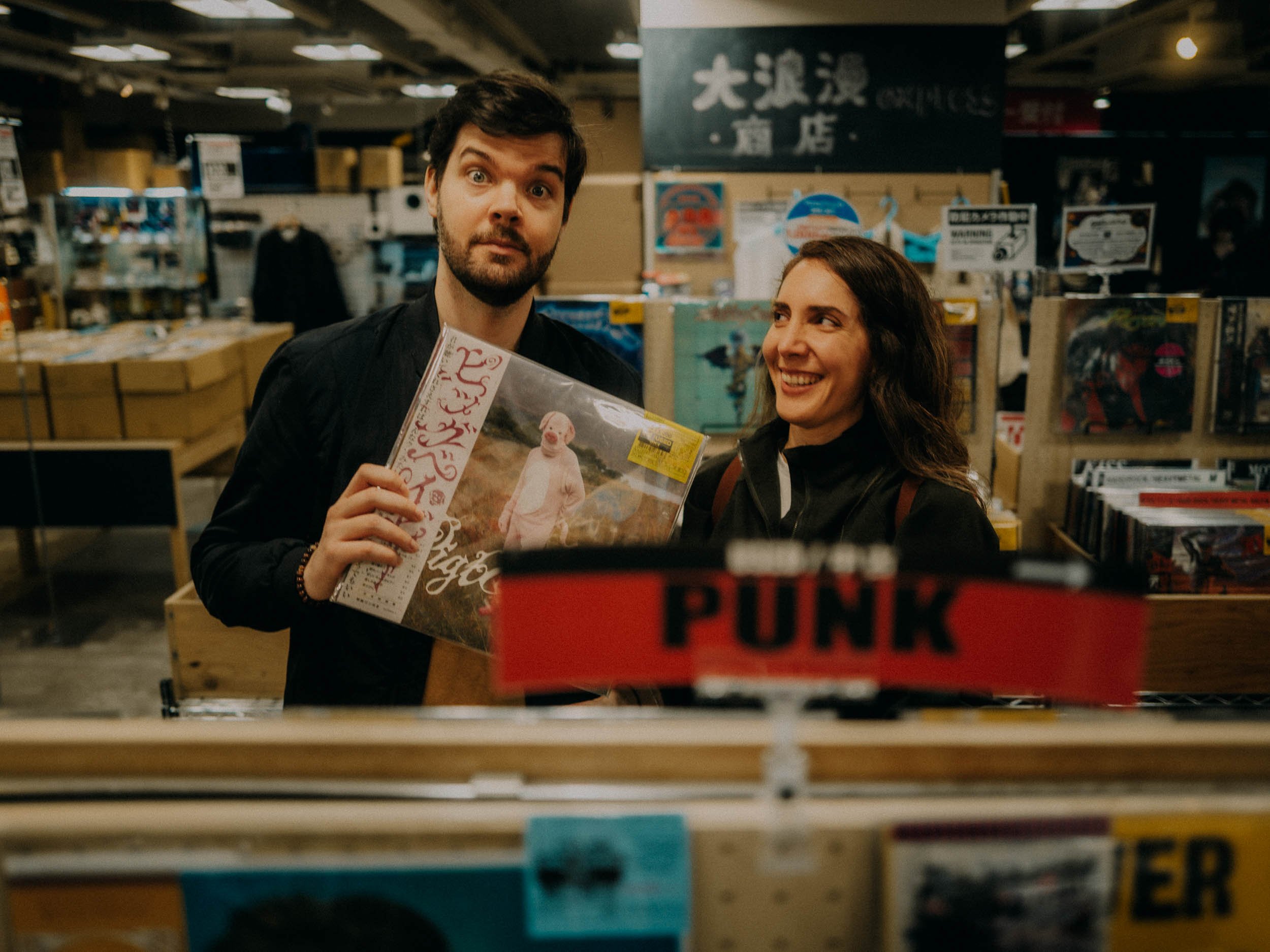 29-tokyo-couple-shoot-shibuya-recordstore-punkvinyl-leicaq3.jpg