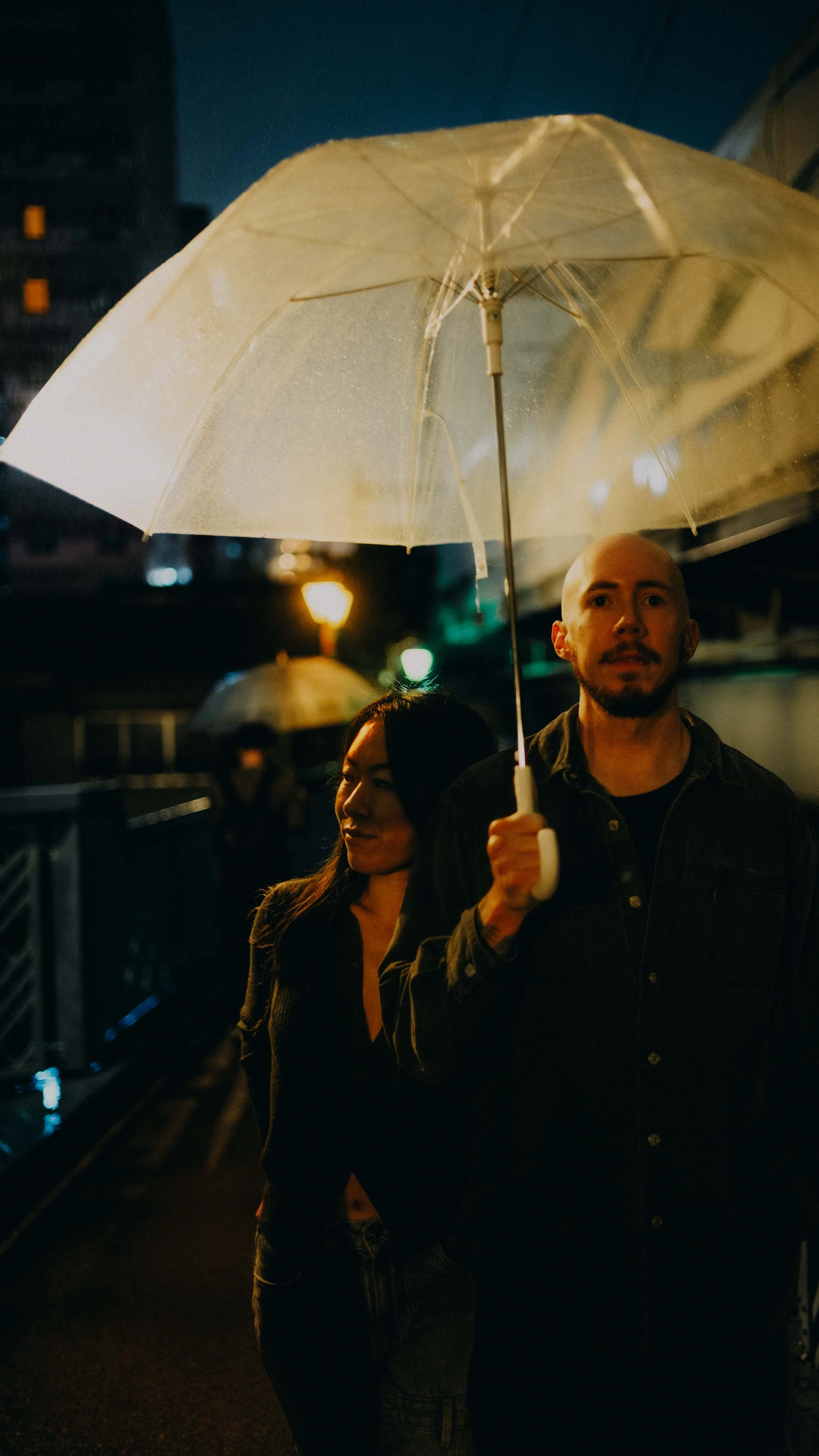 19-tokyo-honeymoon-akihabara-bridge-umbrella-leicasl2.jpg