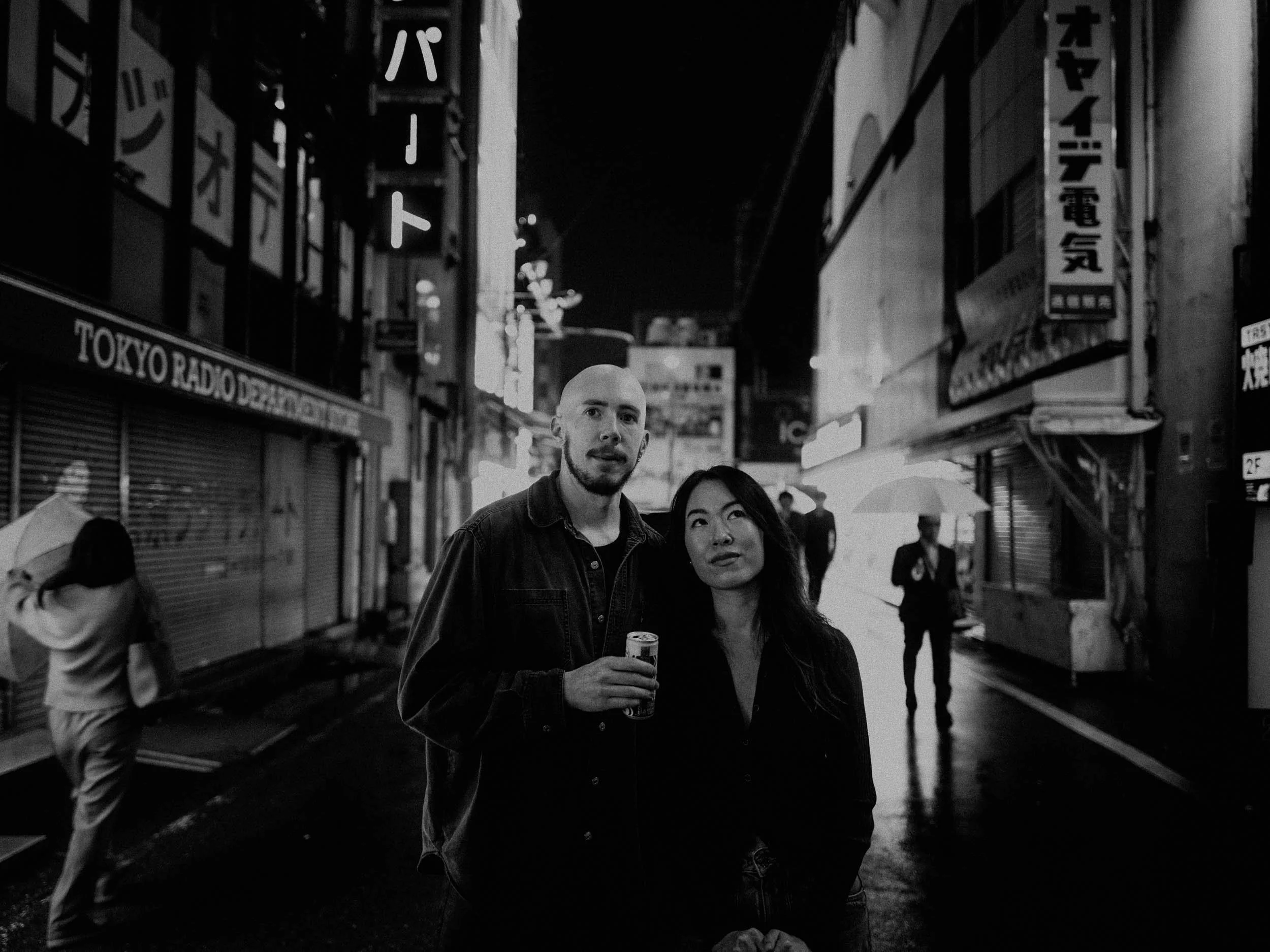 31-tokyo-honeymoon-akihabara-street-blackandwhite-leicaq3.jpg