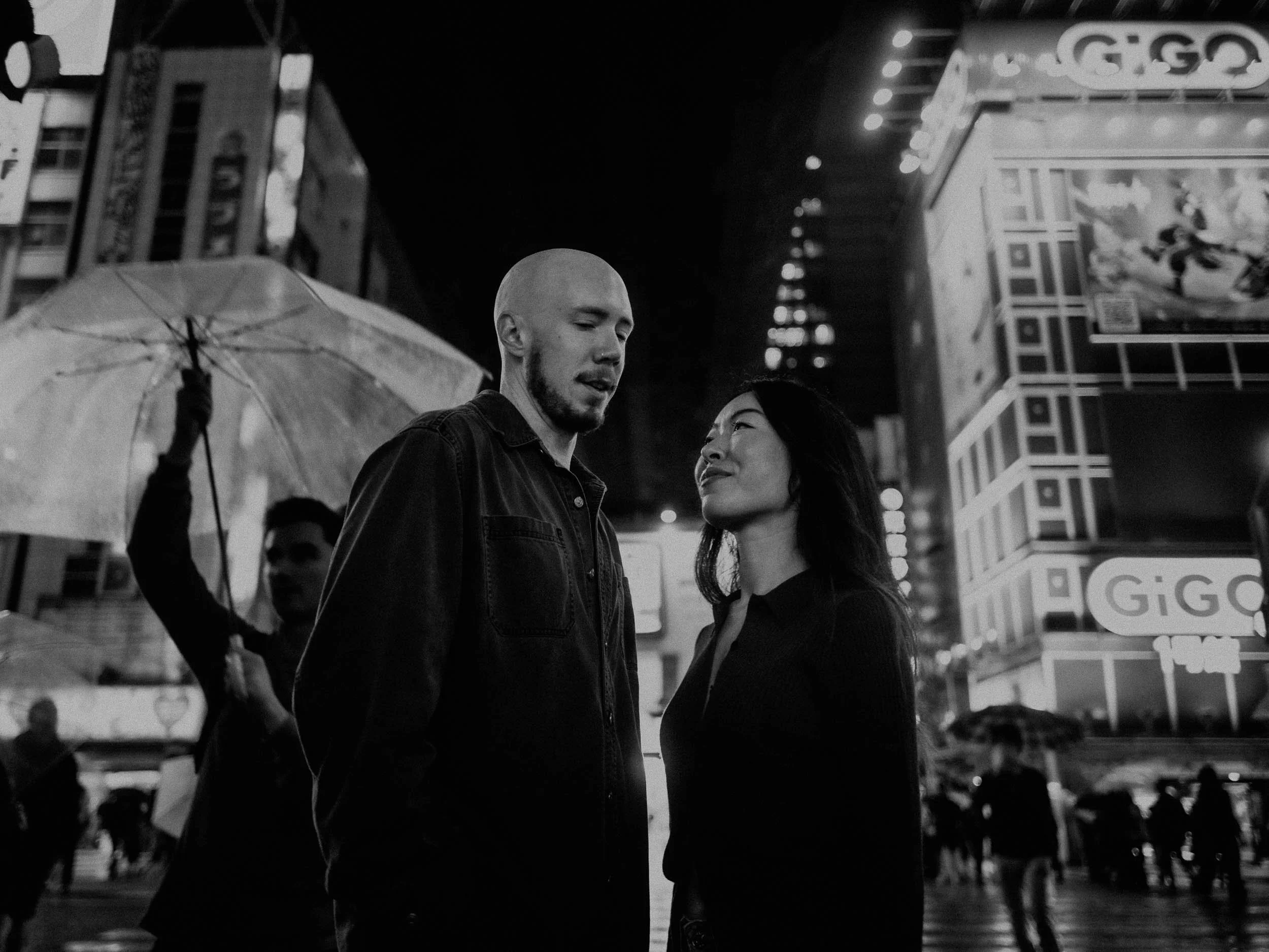 35-tokyo-honeymoon-akihabara-crosswalk-blackandwhite-leicaq3.jpg
